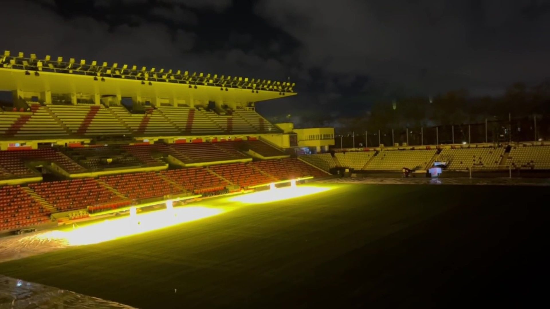 El Estadio de Vallecas, esta noche