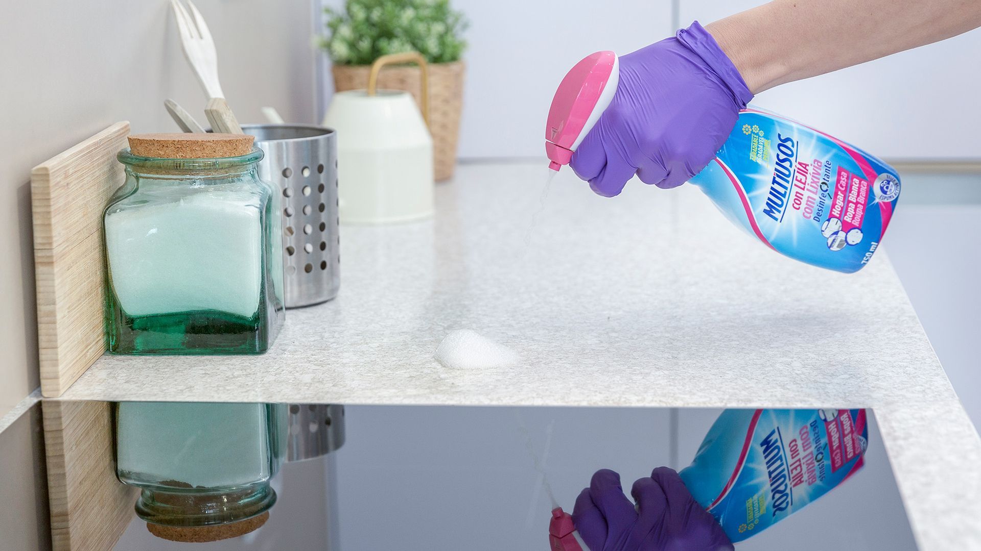 El mejor producto multiusos con lejía en formato pistola está en Mercadona