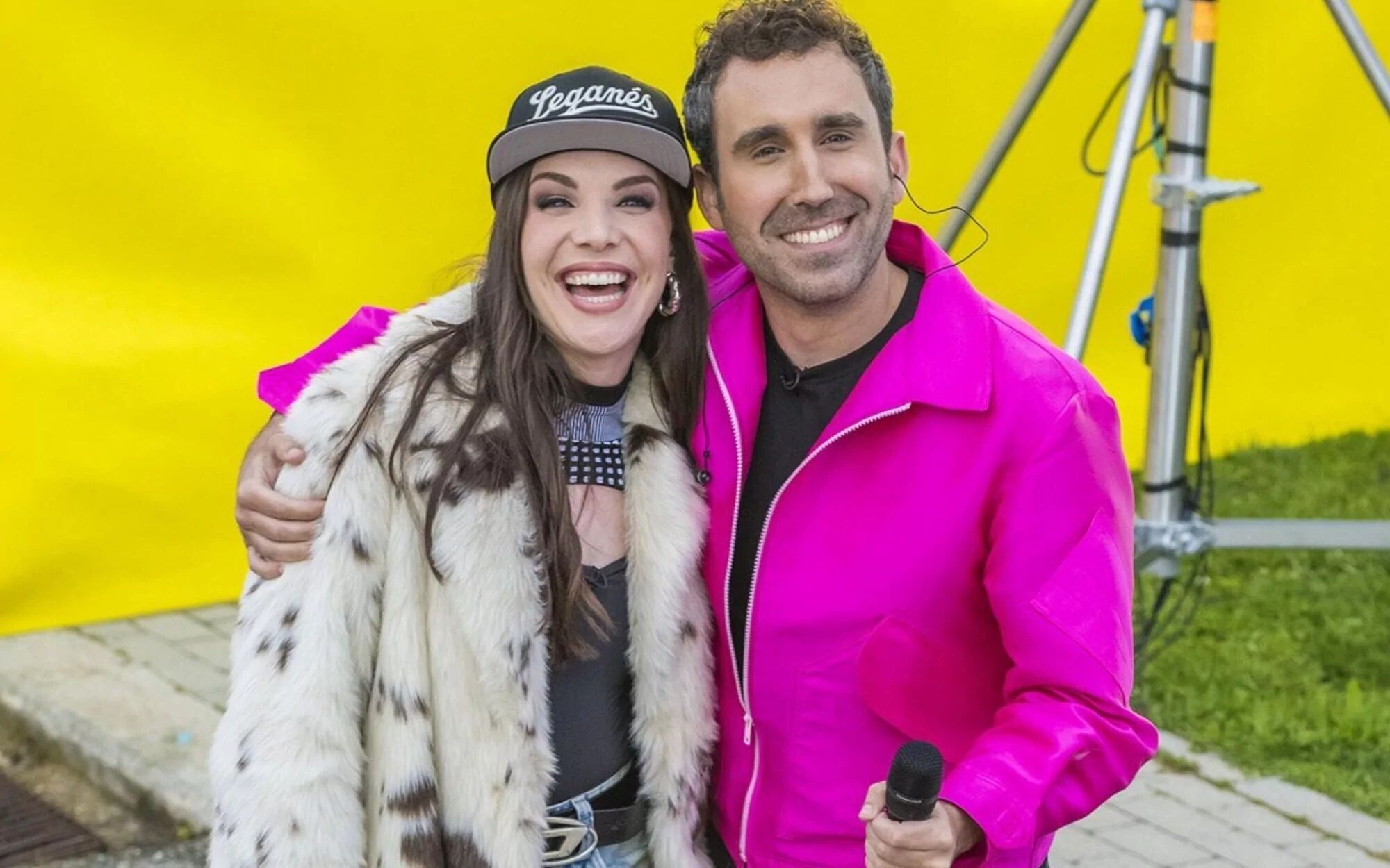 Aitor Albizúa junto a Inés Hernand