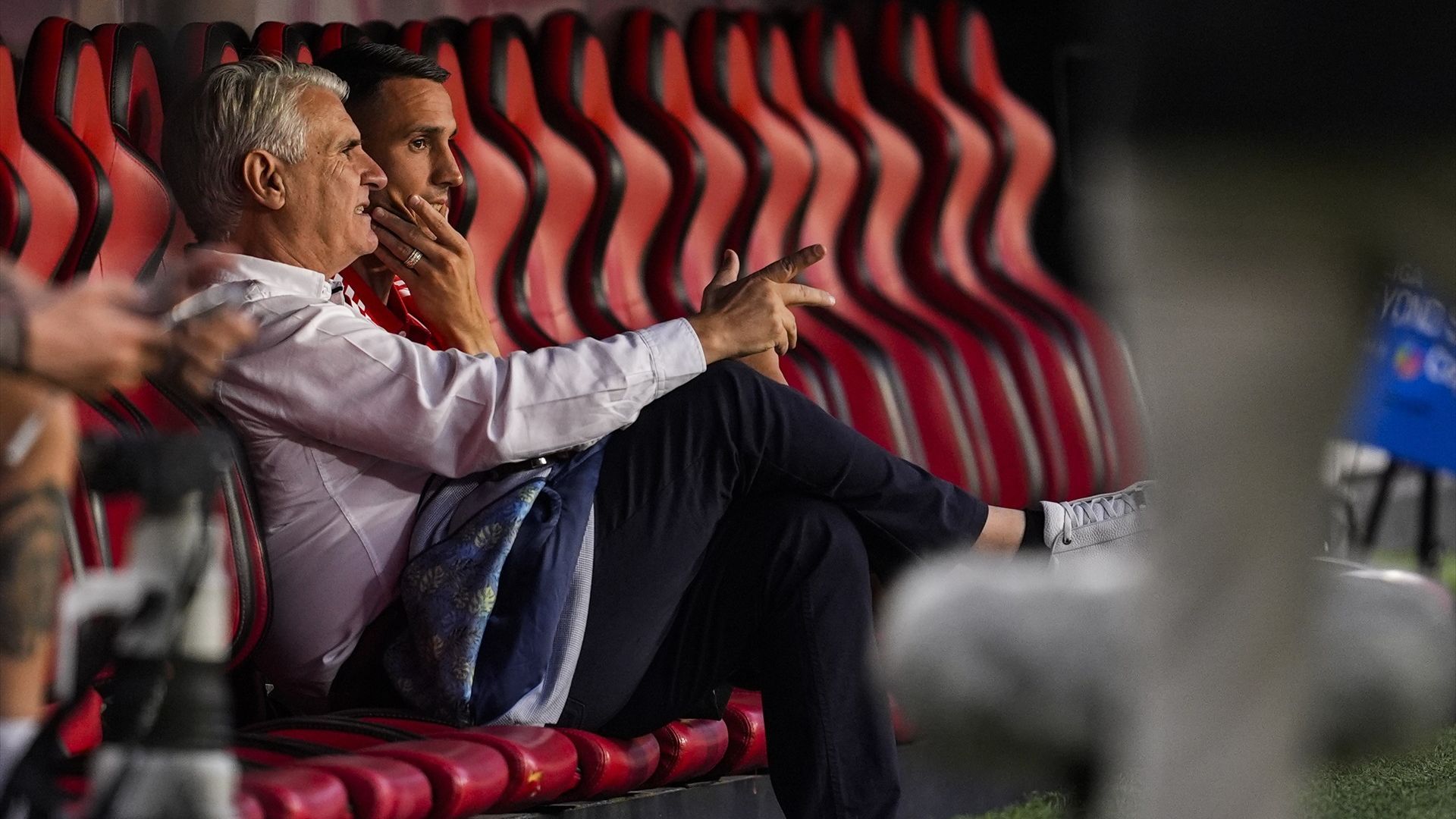 Antonio Cordón y Vlachodimos, en el Sánchez-Pizjuán Antonio Cordón y Vlachodimos, en el Sánchez-Pizjuán