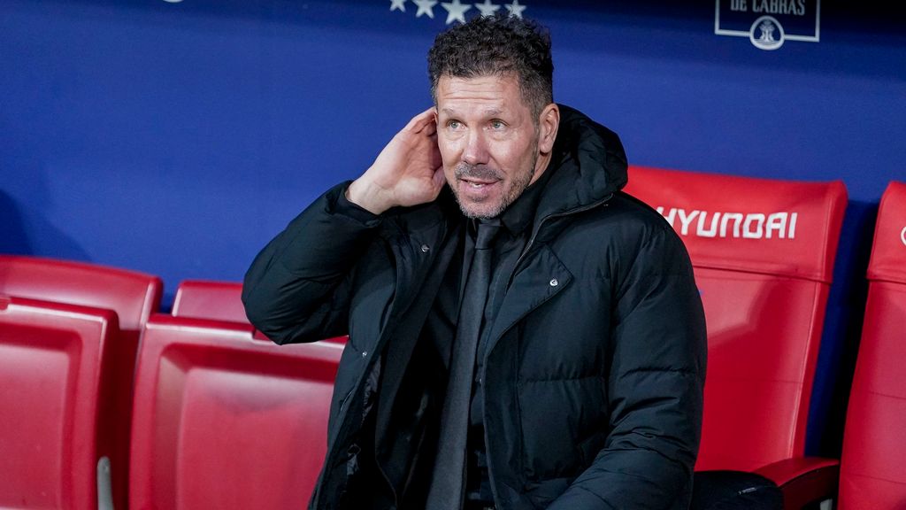Los 20 días de Simeone "para salvar la temporada y su futuro", según Roberto Gómez