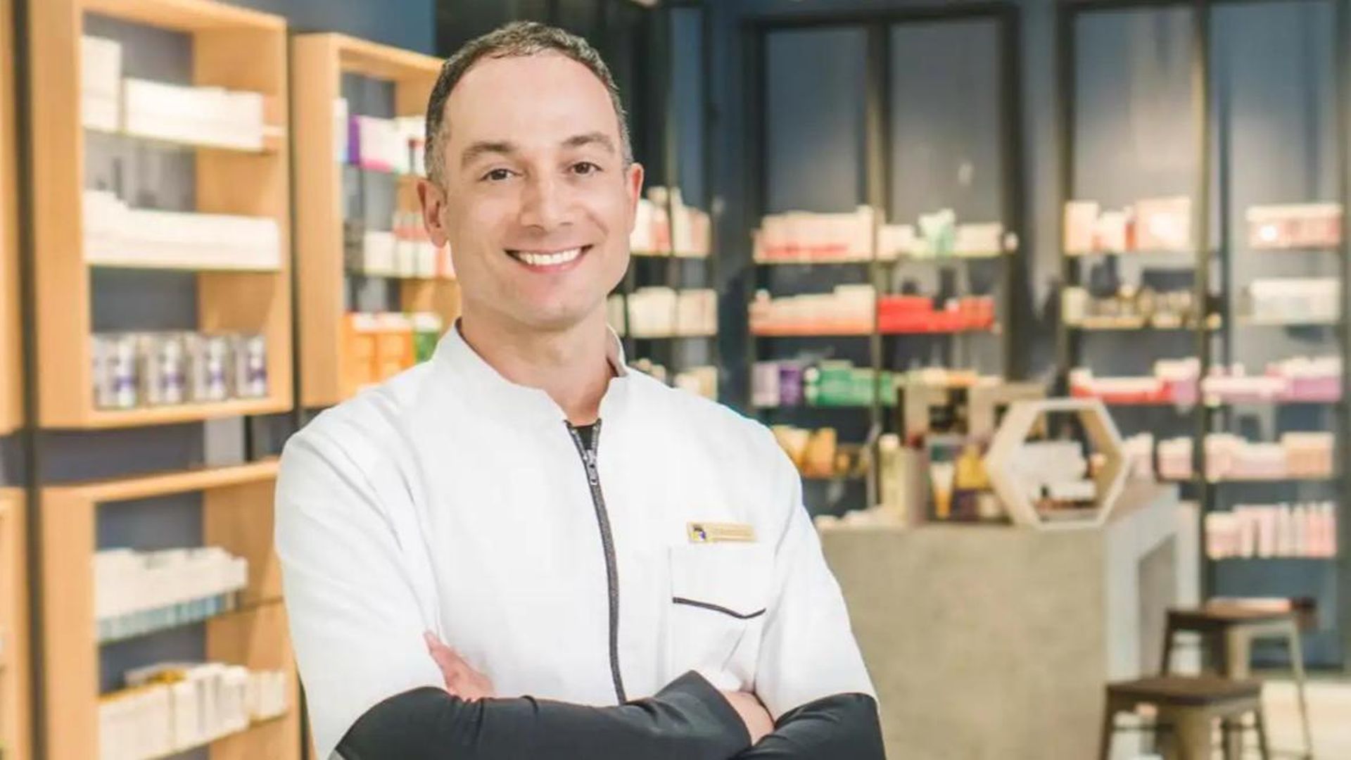 Eduardo Senante, farmacéutico espacializado en dermocosmética Eduardo Senante, farmacéutico espacializado en dermocosmética