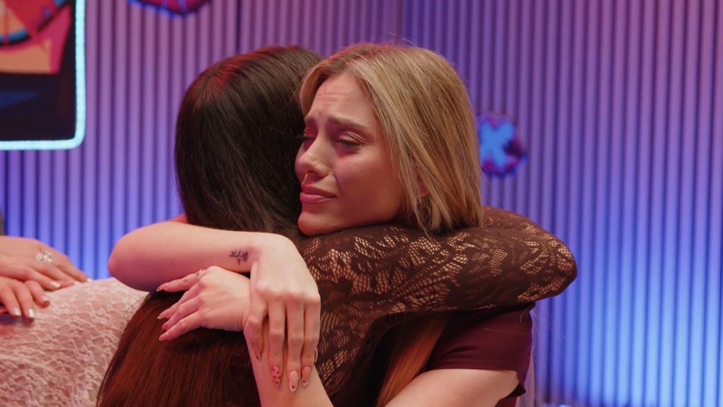 El acercamiento entre Claudia y Helena entre lágrimas y alguna que otra confesión inesperada: "Si no estoy a tu lado es porque no me has dejado"