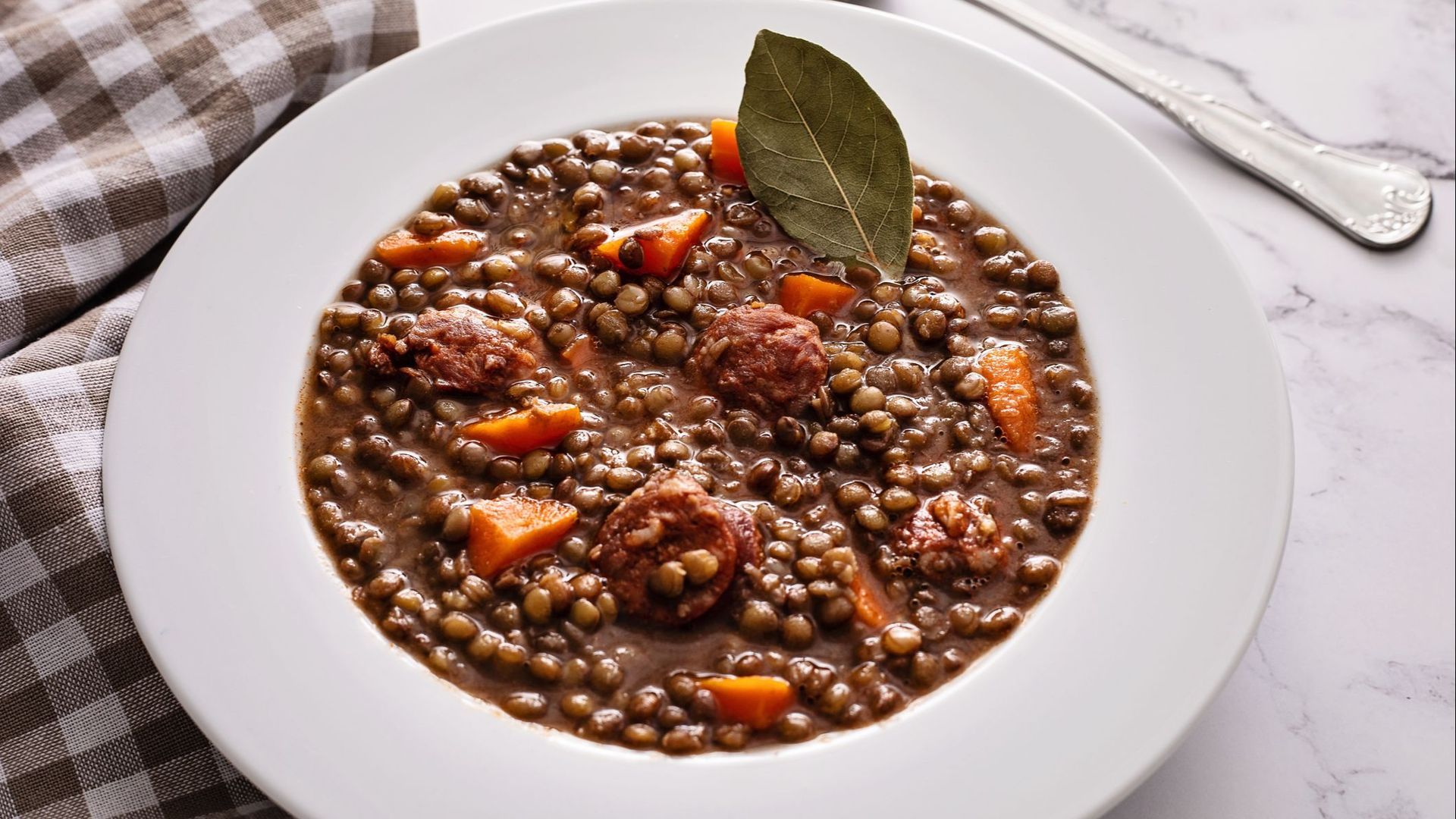 El truco del chef Dani García para hacerte unas buenas lentejas reconfortantes: “Las dejan cremosas”