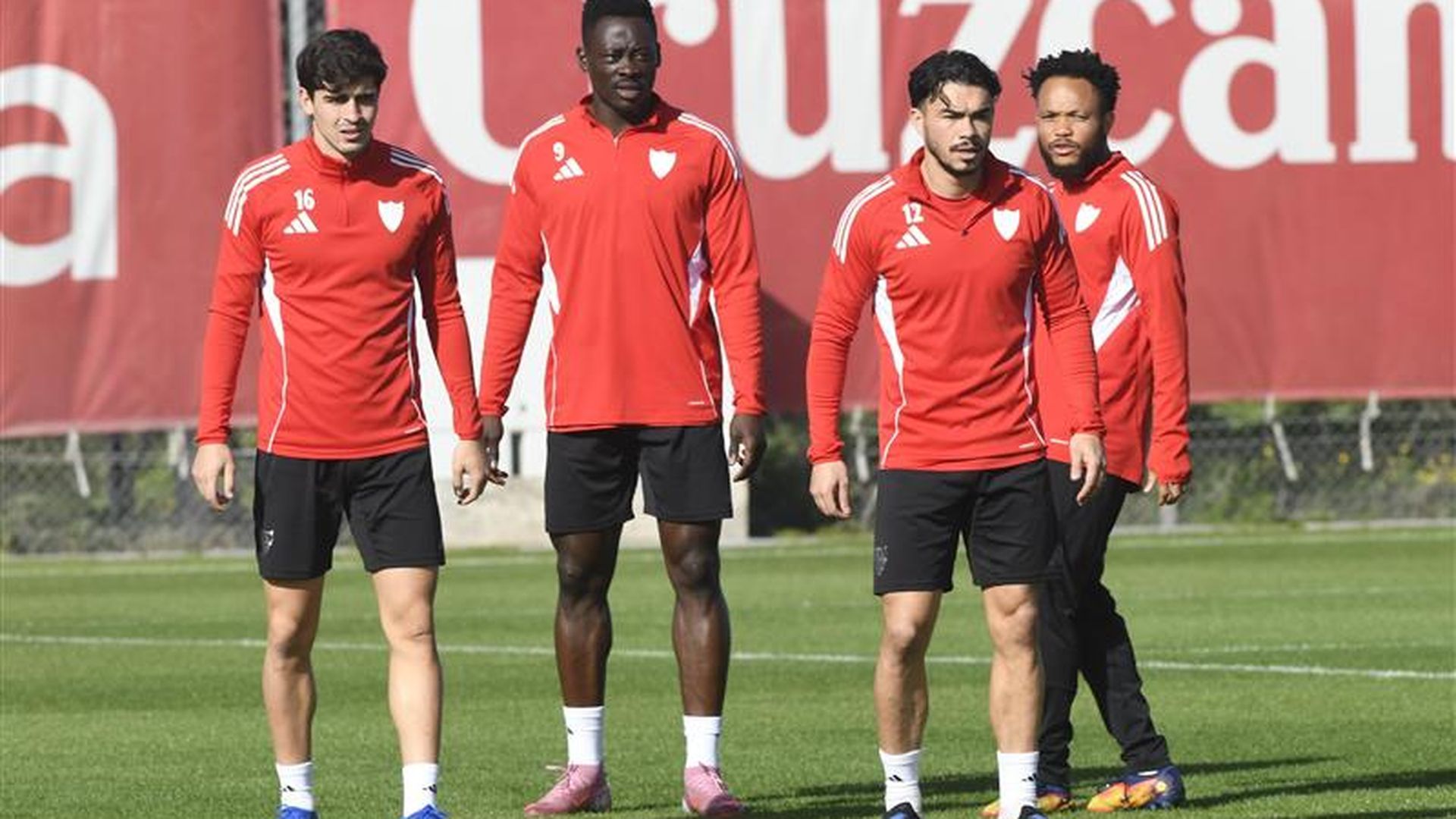 Juanlu, Akor Adams, Suazo y Ejuke, en el entrenamiento del Sevilla
