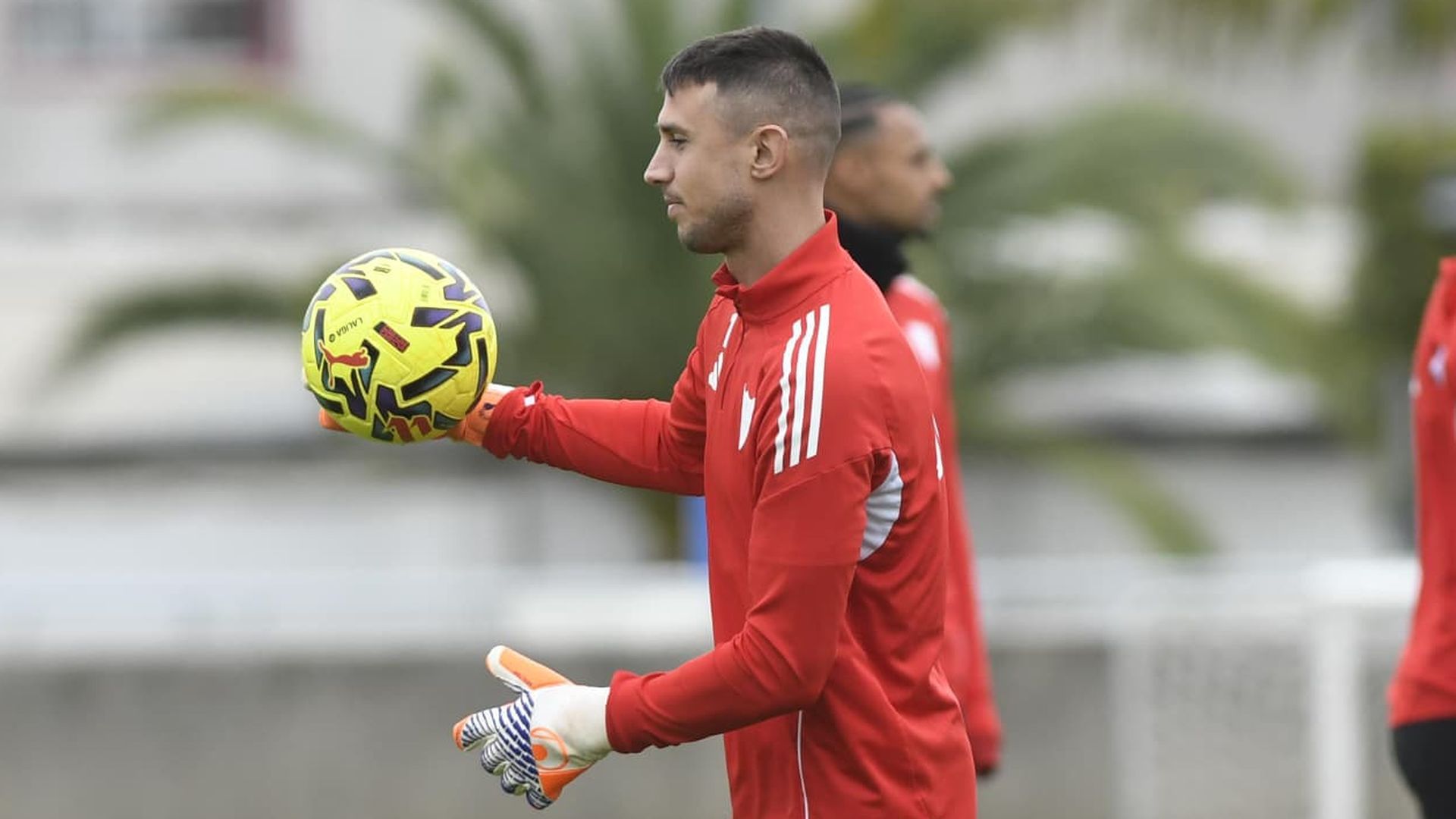 Odysseas Vlachodimos, en el entrenamiento del Sevilla este martes