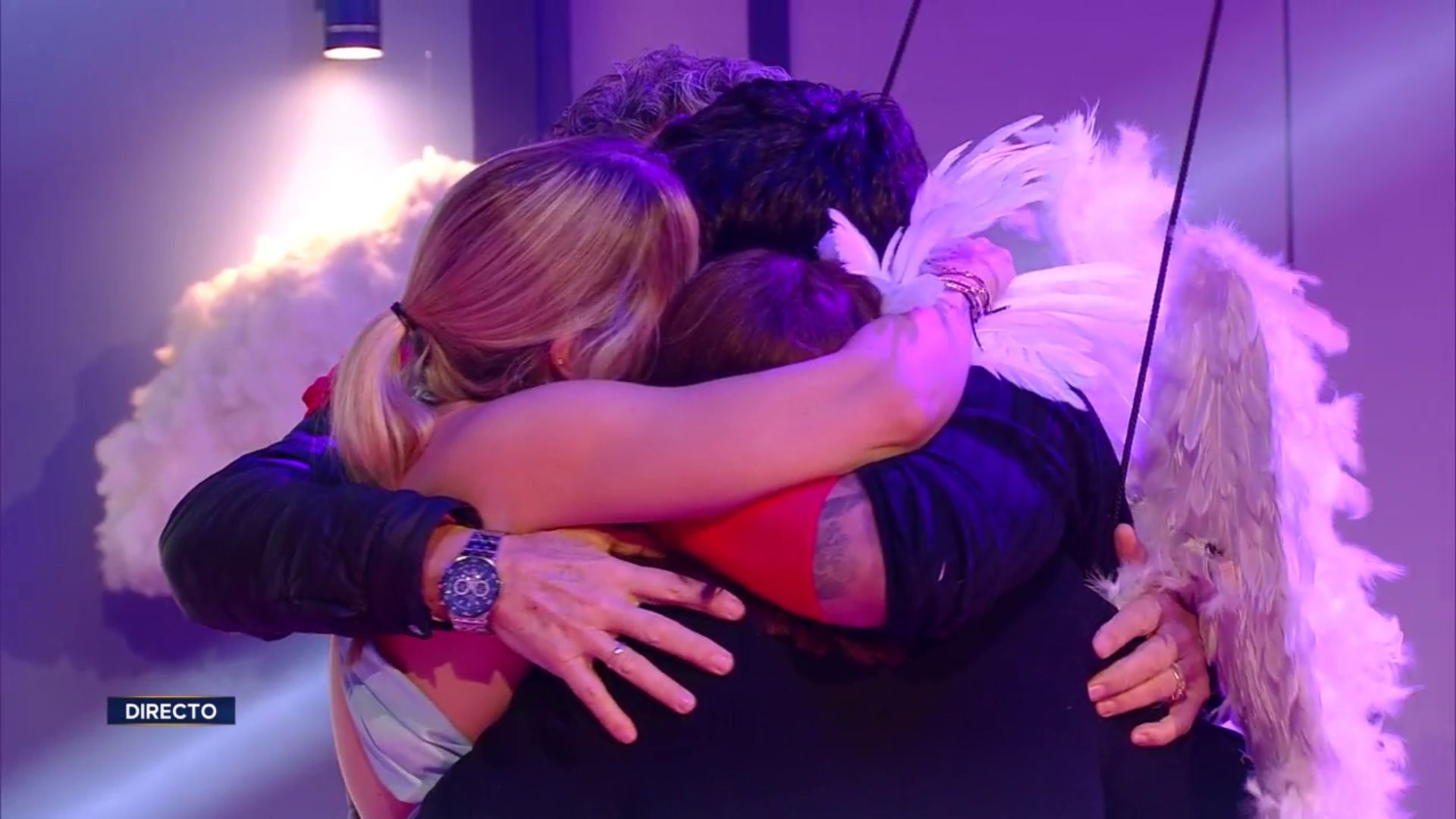 Reencuentro Manu y Gloria con sus padres