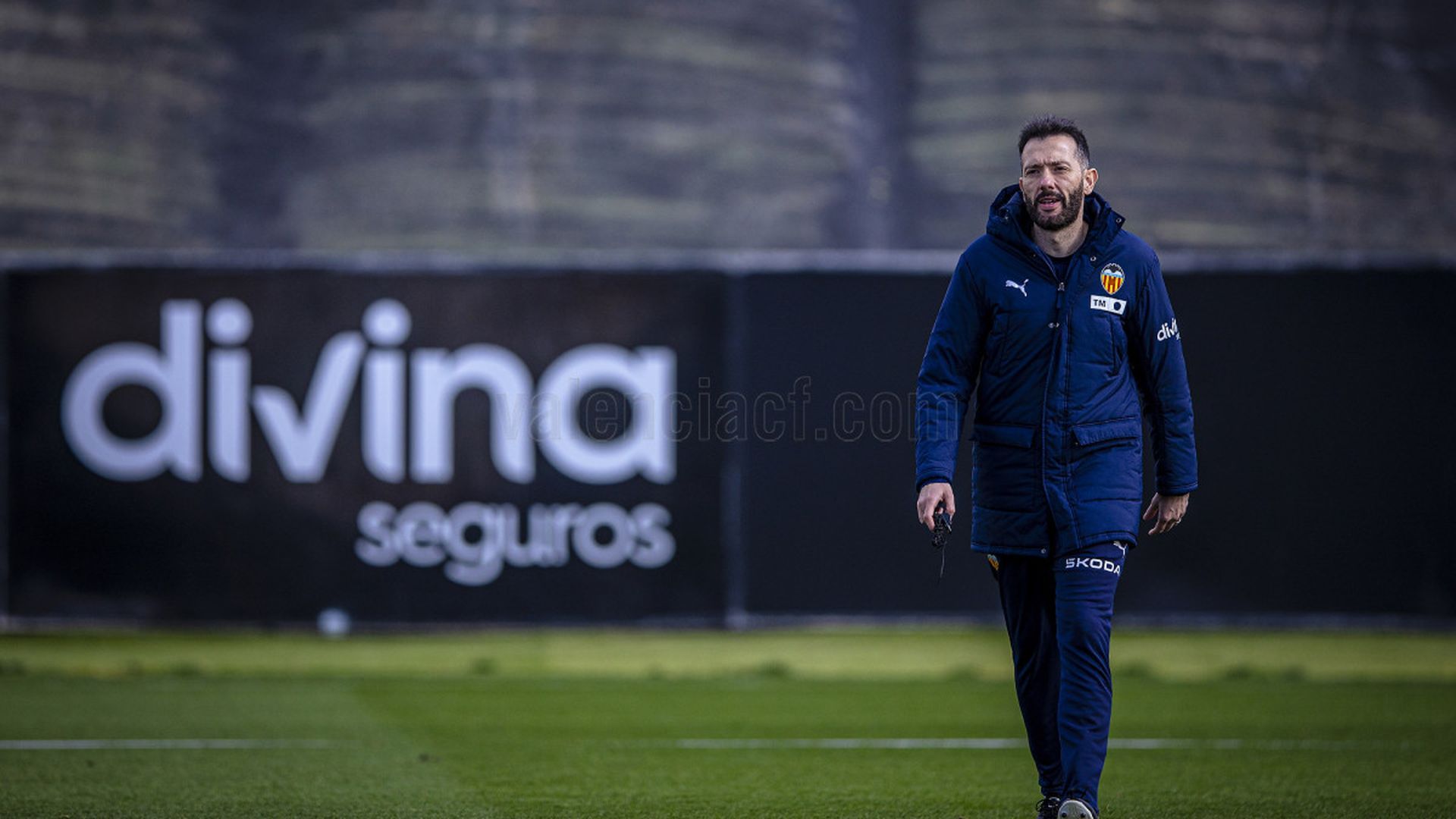 Carlos Corberán entrenando