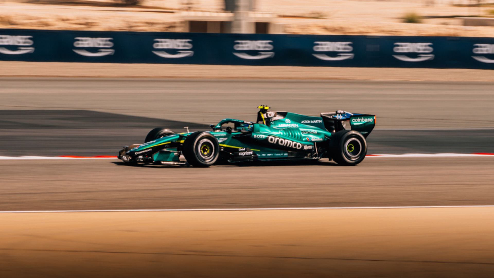 Fernando Alonso, con el AMR26 en Baréin