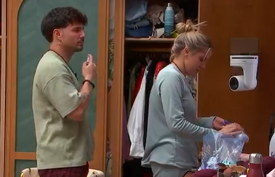 Manuel departe con Gloria