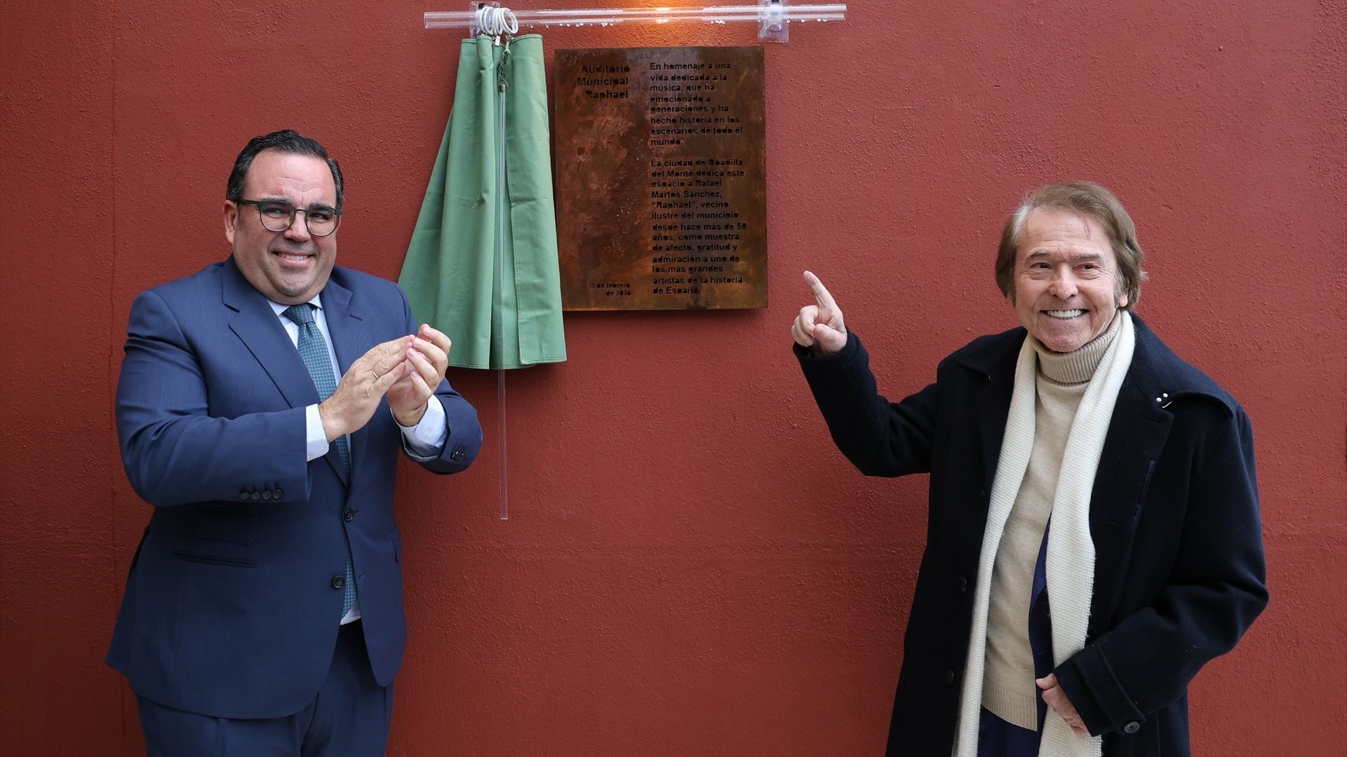 Raphael, durante la inauguración del Auditorio Municipal Raphael de Boadilla del Monte
