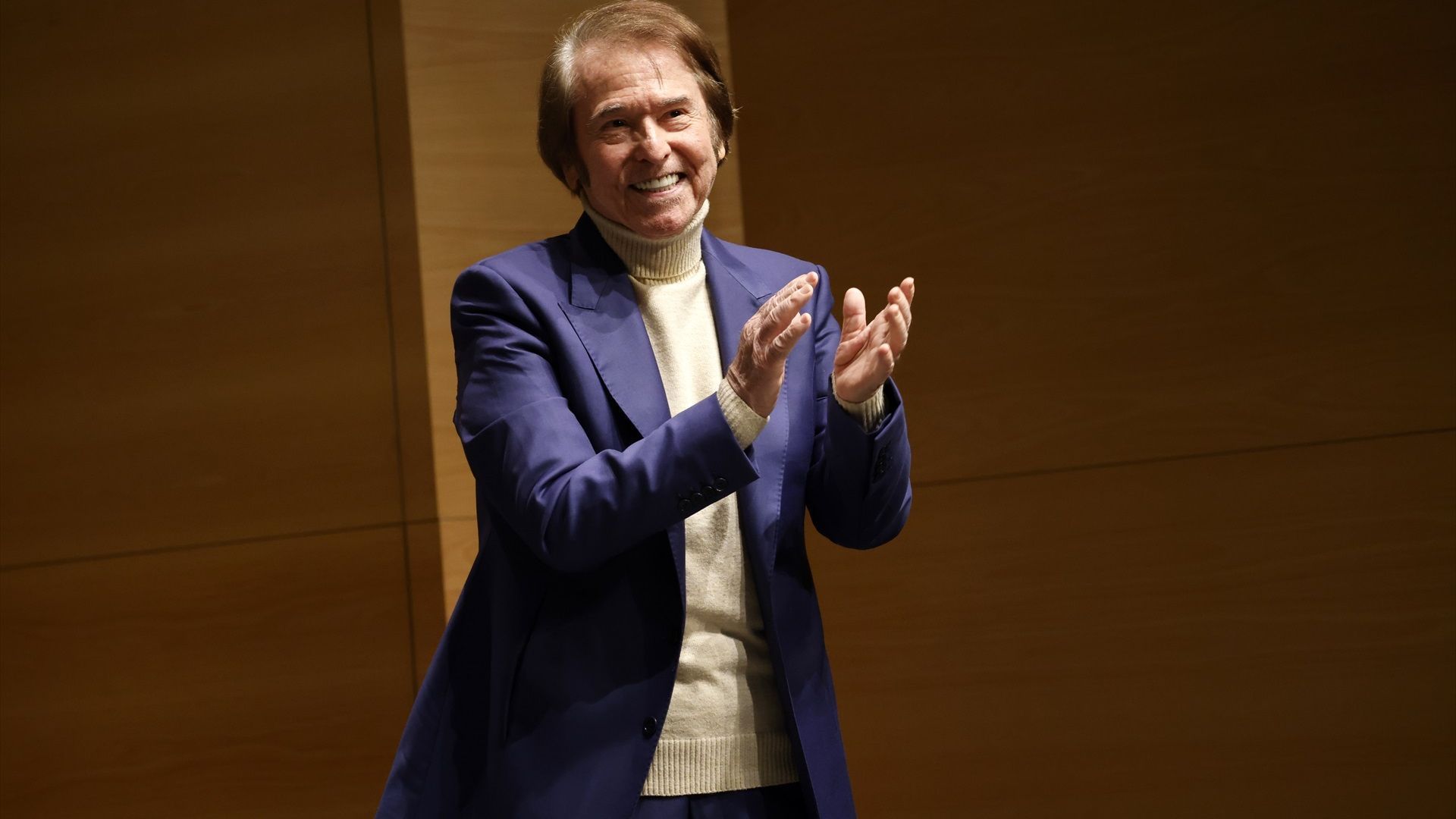 Raphael se ha emocionado durante su homenaje en Boadilla del Monte (Madrid)