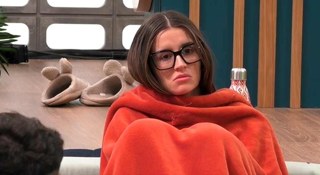 Sandra se dirige a Manuel