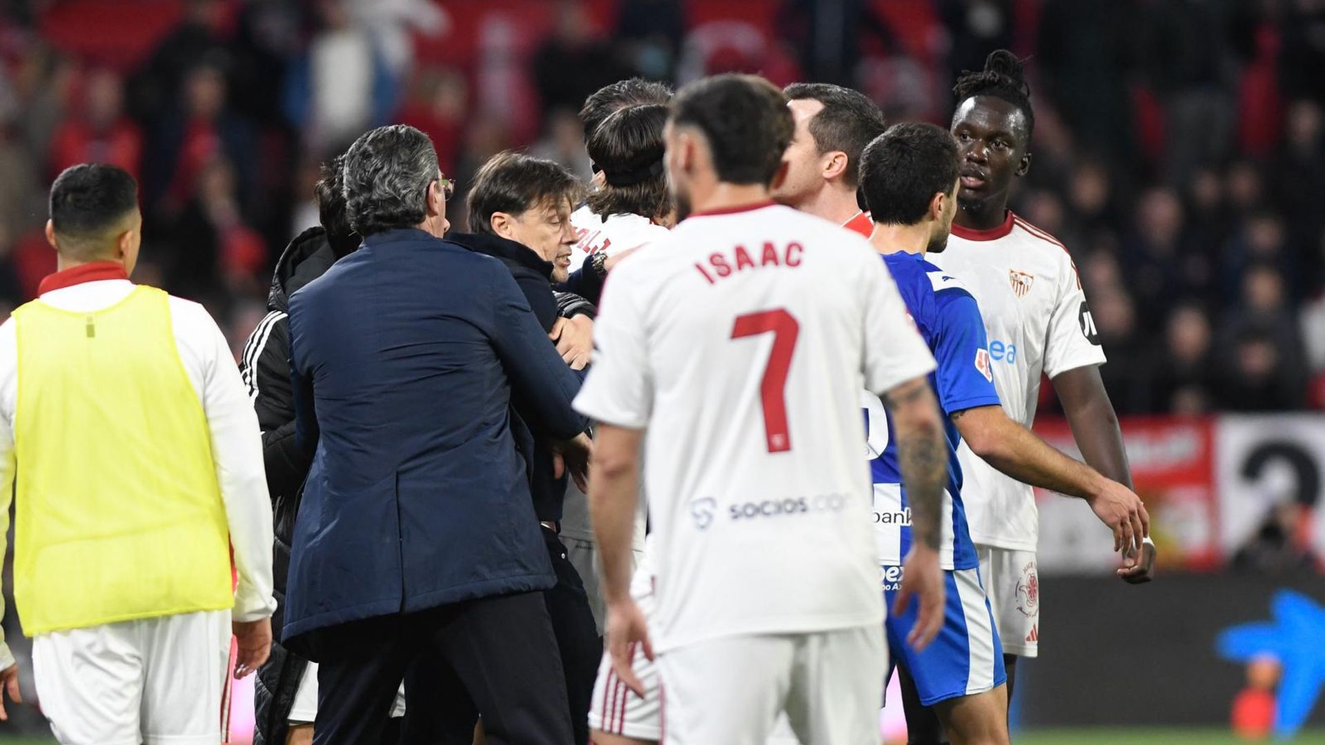 El lío de Almeyda con Galech Apezteguía