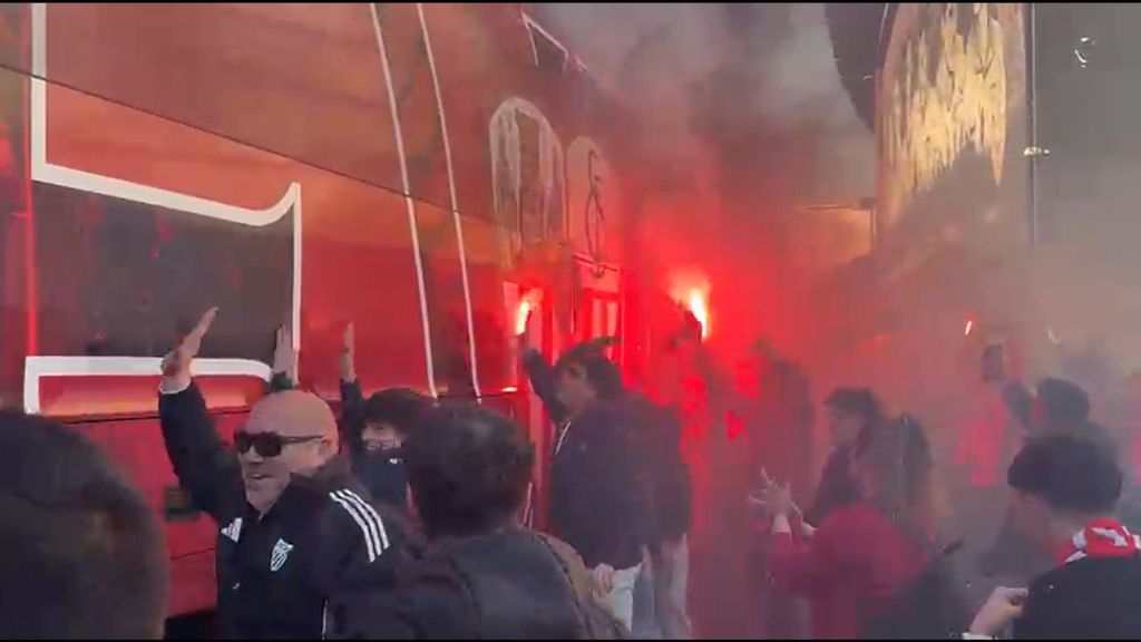 El recibimiento de la afición al Sevilla FC