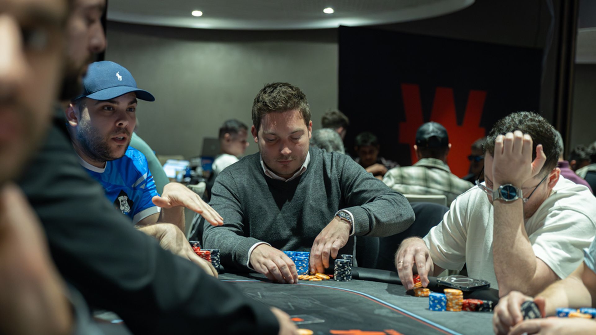 Joost Van Waasdijk nuevo líder tras dejar temblando a Joaquín Lafoz