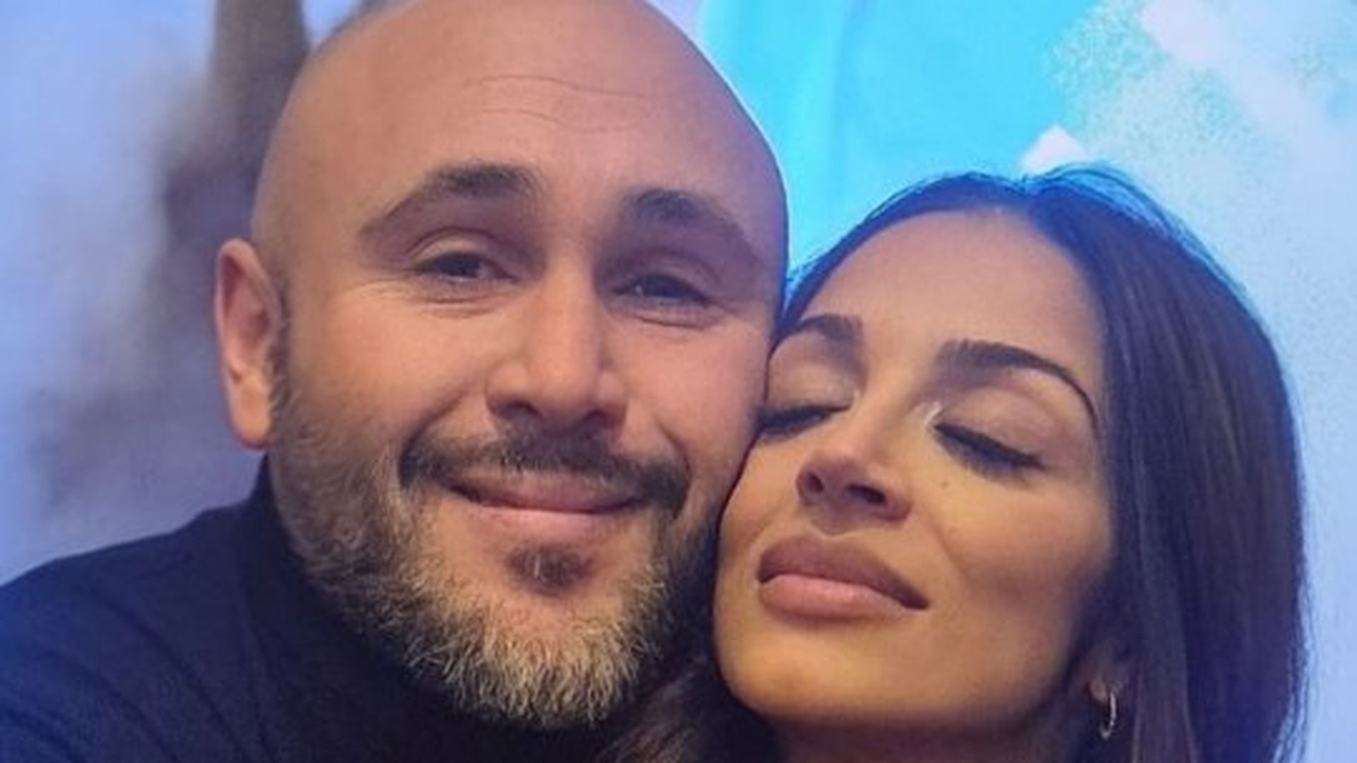 Kiko Rivera y Lola García, en sus redes sociales