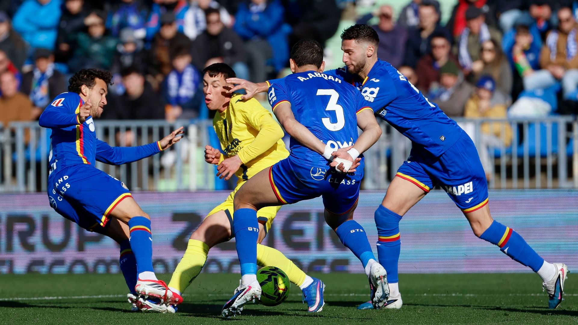 Luis Milla y Hugo López en el Getafe - Villarreal
