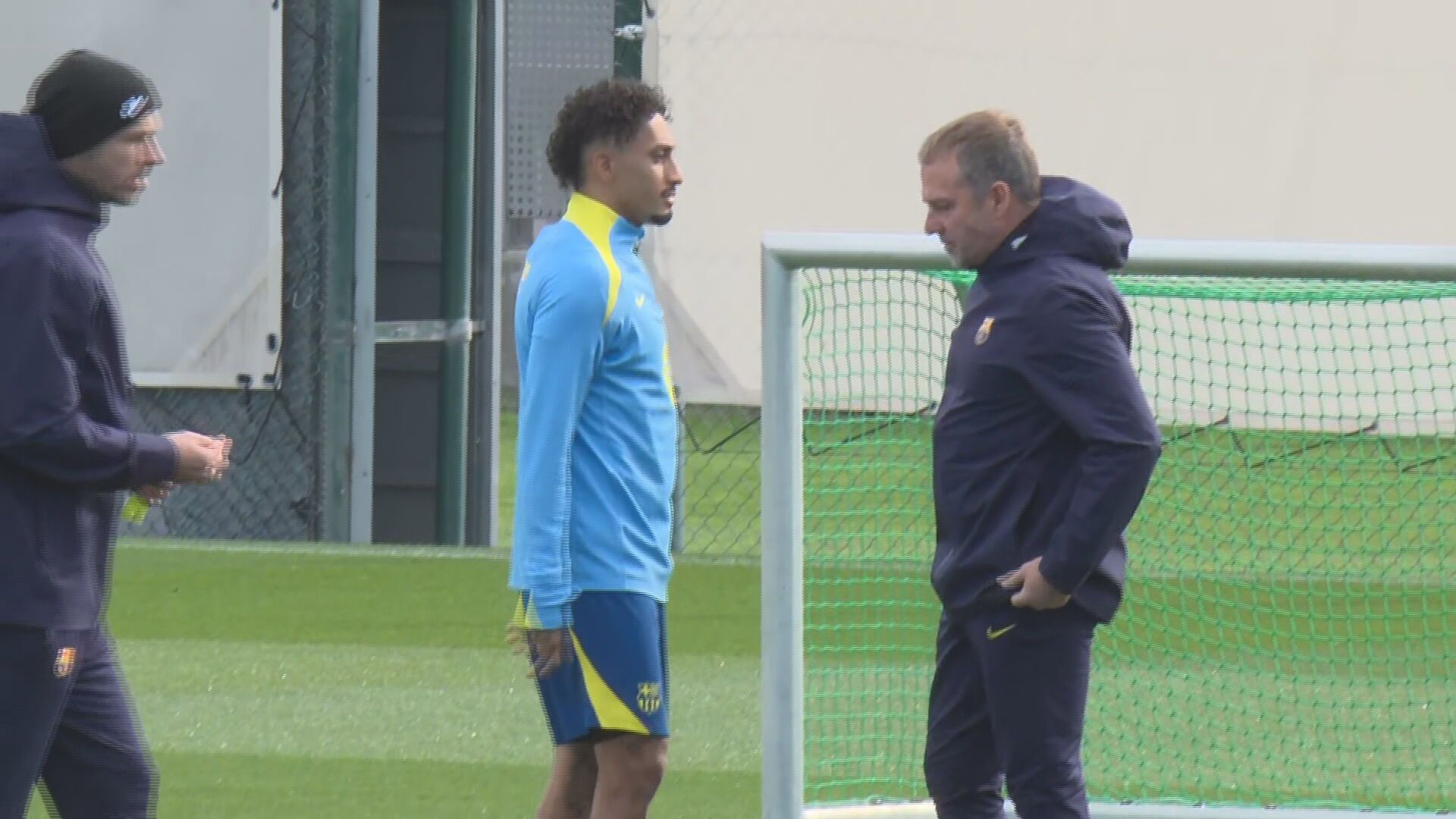 Charla entre Raphinha y Hansi Flick