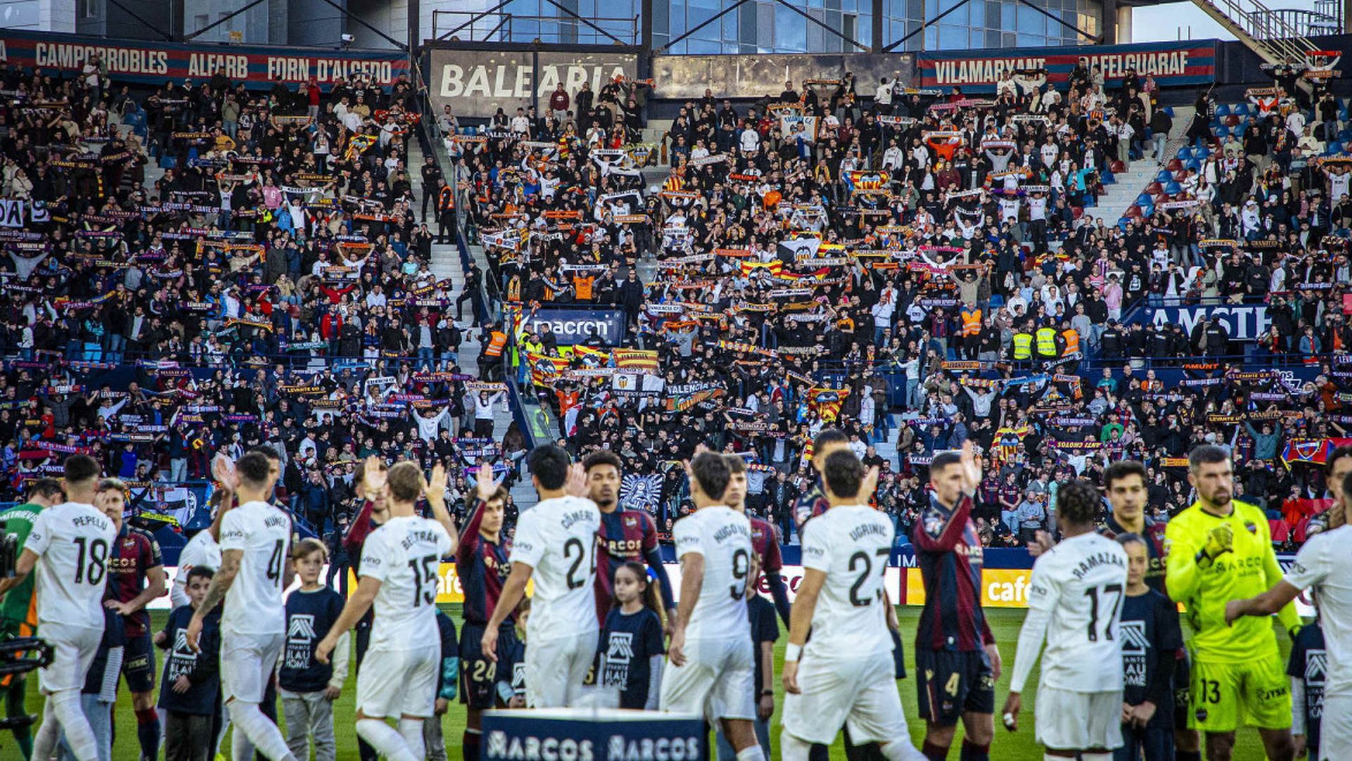 Equipos en el derbi Levante - Valencia CF