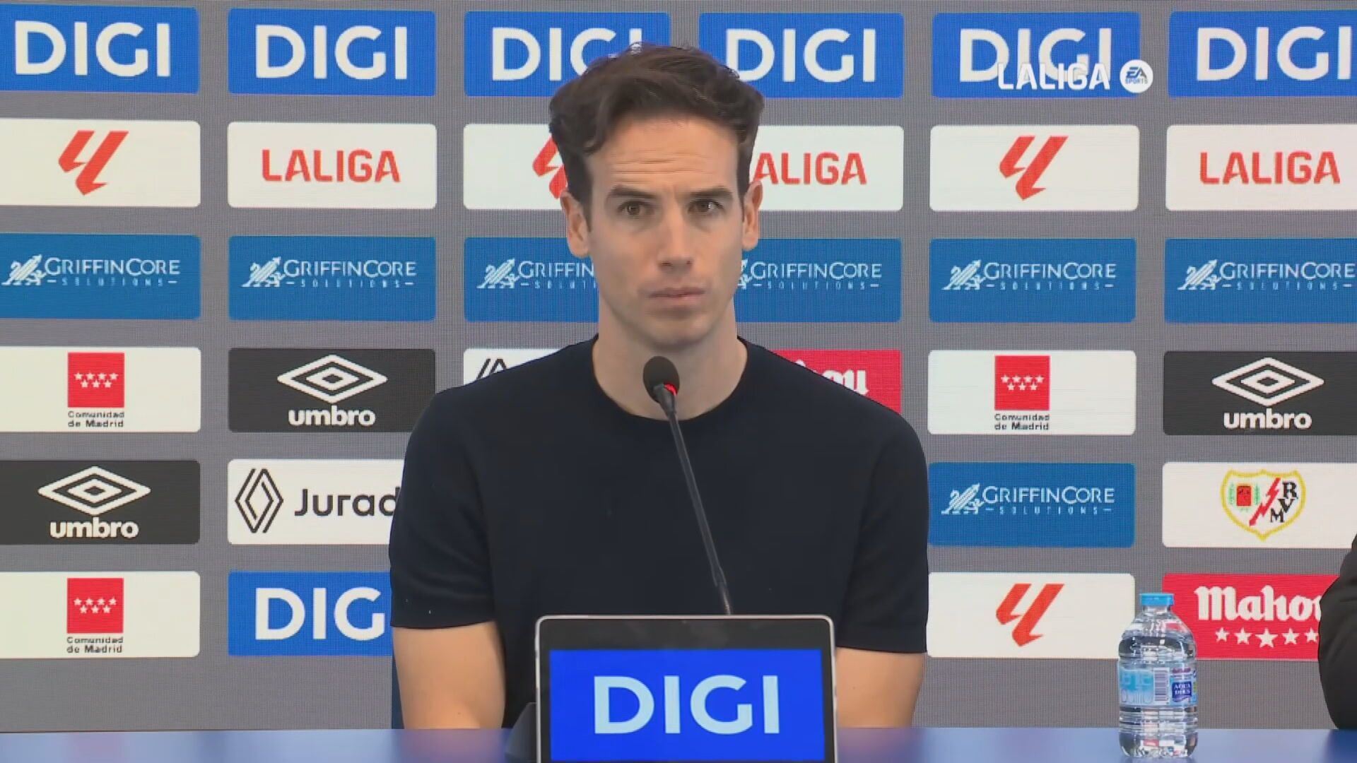 Íñigo Pérez en rueda de prensa Íñigo Pérez en rueda de prensa