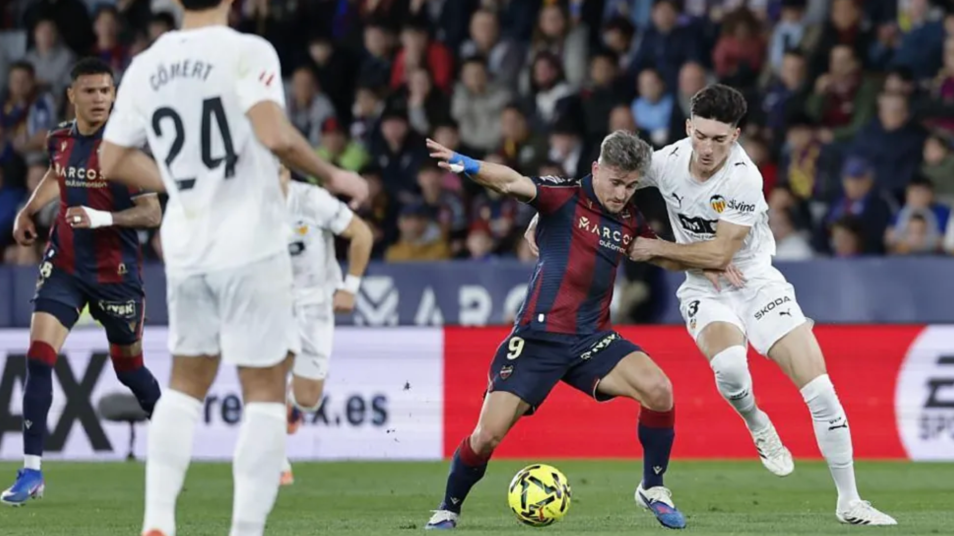 Iván Romero ante Pepelu