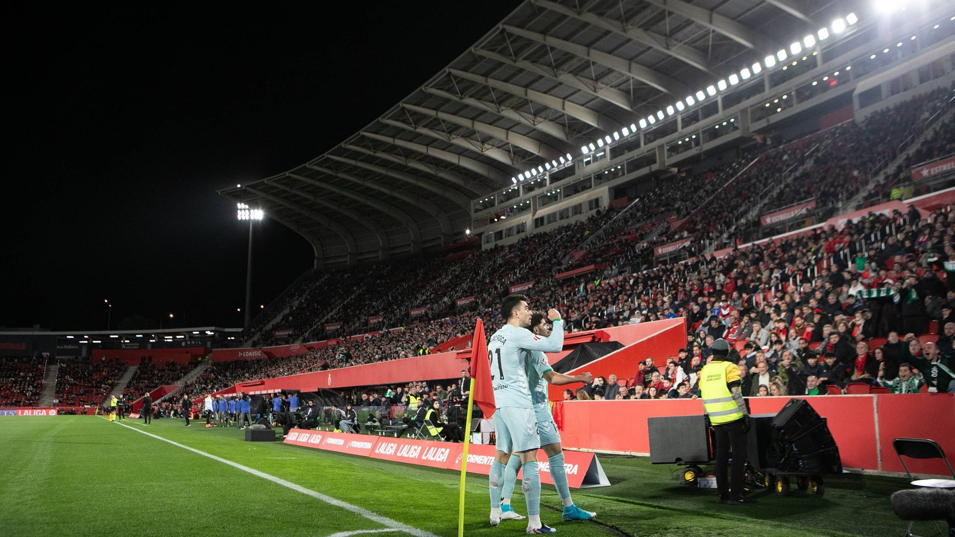 Celebración del gol de Abde ante el Mallorca