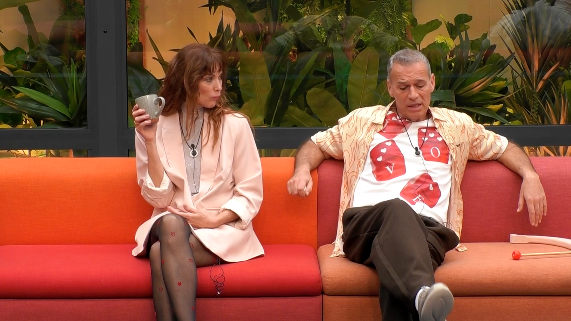 Cristina y Carlos en el sofá