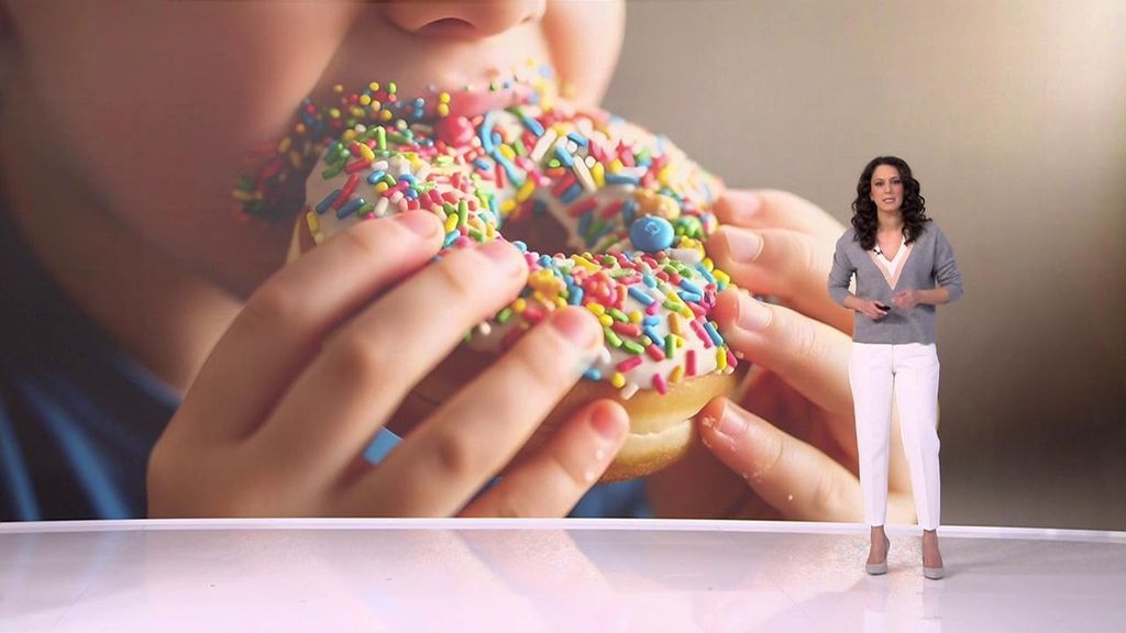 El Gobierno declara la guerra a los alimentos ultraprocesados: Cada menor ve 4.000 anuncios al año animando a consumirlos