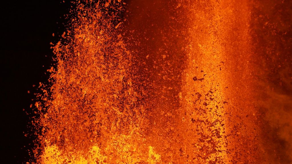 El volcán Kilauea entra en erupción en Hawái con fuentes de lava de 300 metros de altura