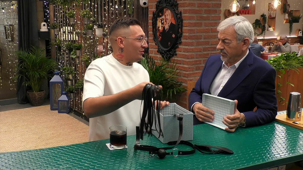 ¡Explosión de fogosidad en 'First Dates'!: Dos solteros desatan su lado salvaje en la cita más 'hot'