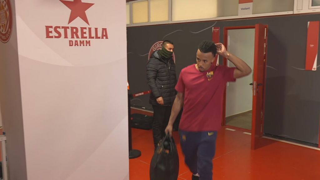 Los expertos arbitrales coinciden con el propió Koundé en el gol del Girona: "Claro que es falta"