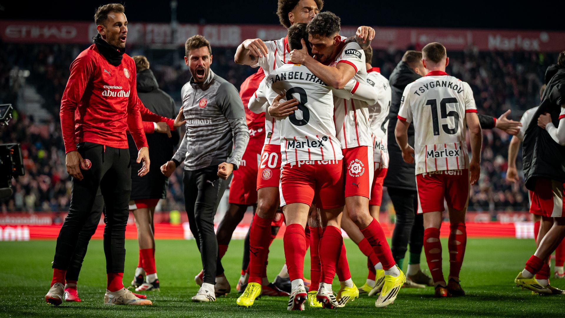 Los jugadores del Girona celebran un gol frente al Barcelona