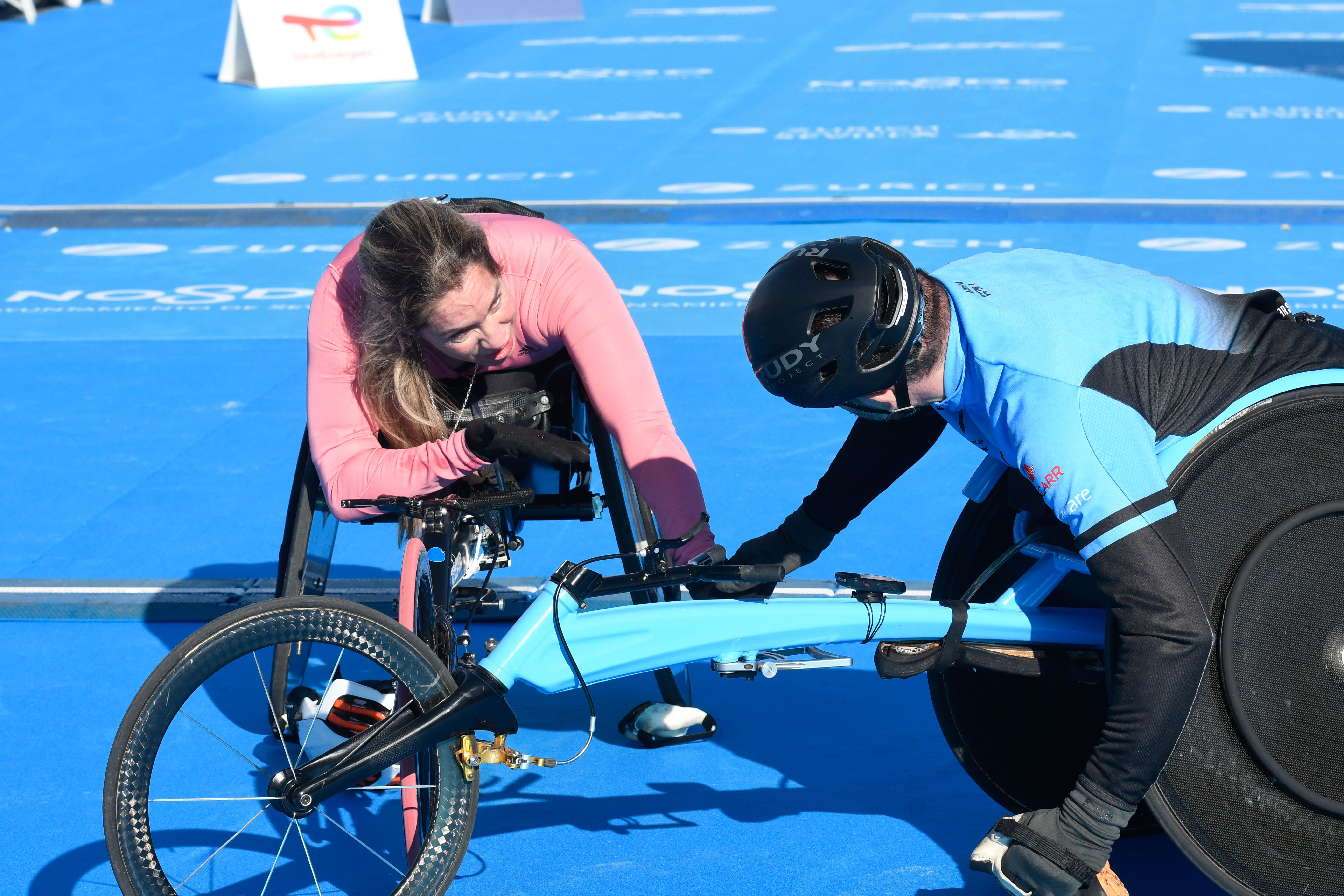 Mejores imágenes de la Zurich Maratón de Sevilla