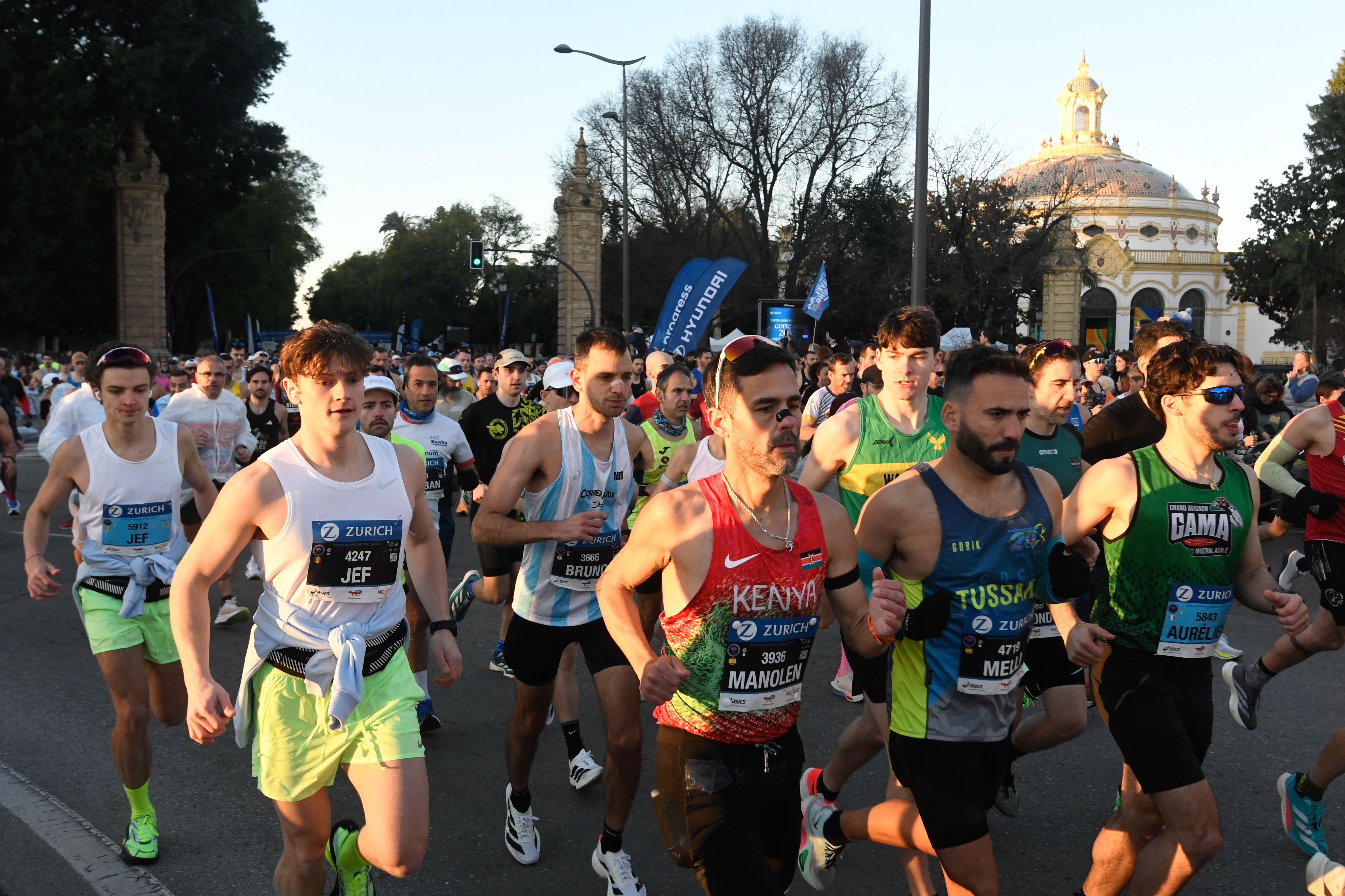 Mejores imágenes de la Zurich Maratón de Sevilla