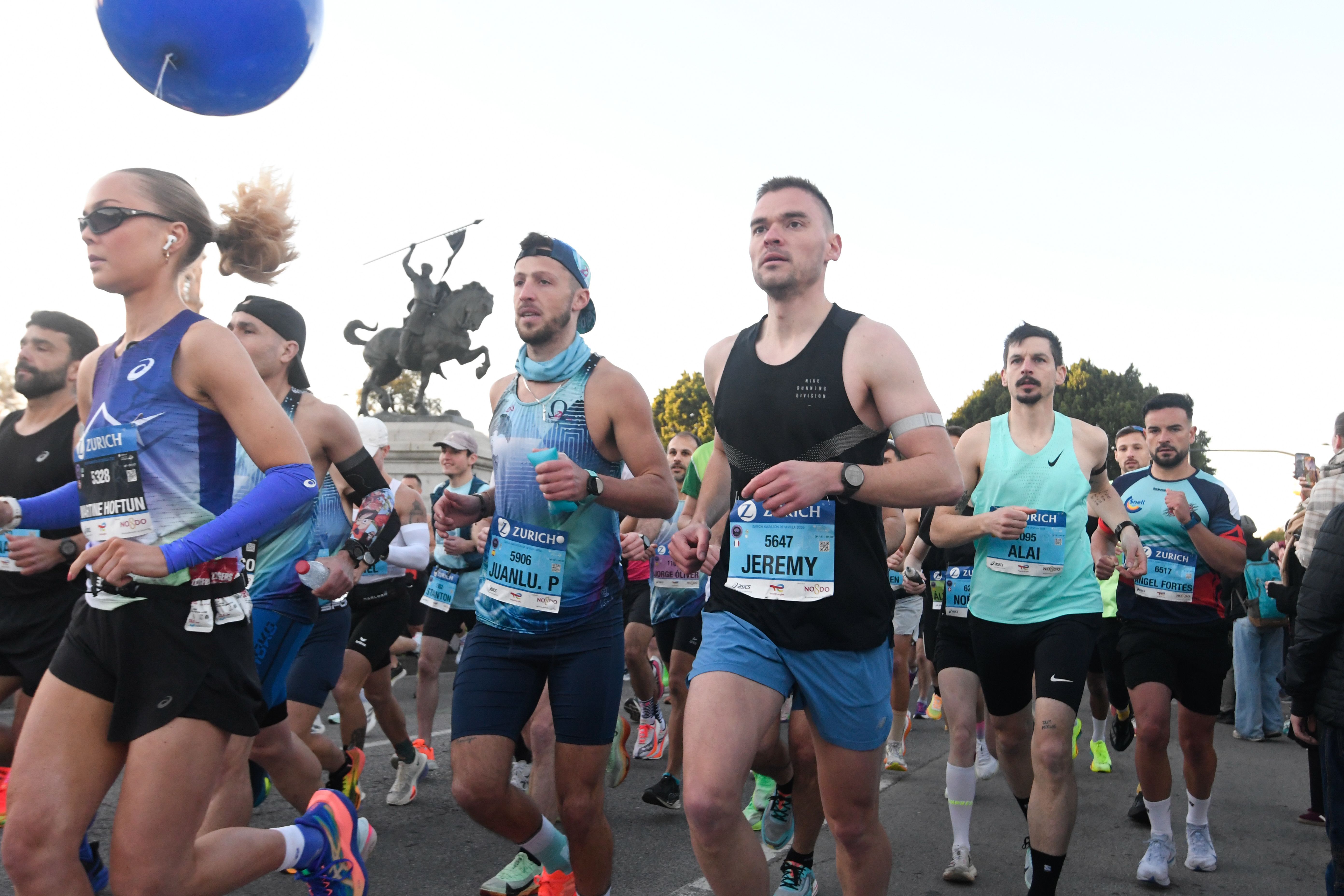 Mejores imágenes de la Zurich Maratón de Sevilla