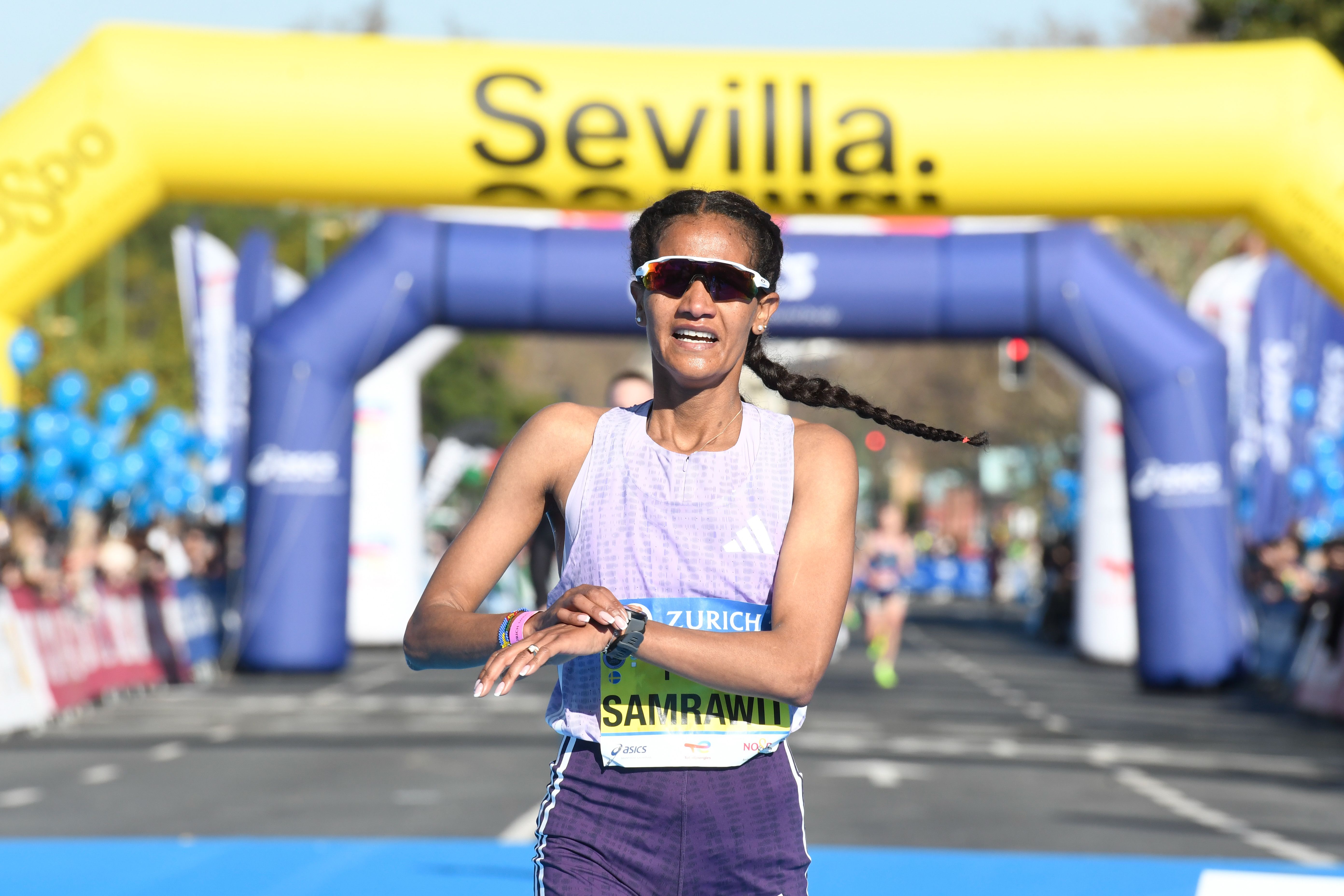 Mejores imágenes de la Zurich Maratón de Sevilla