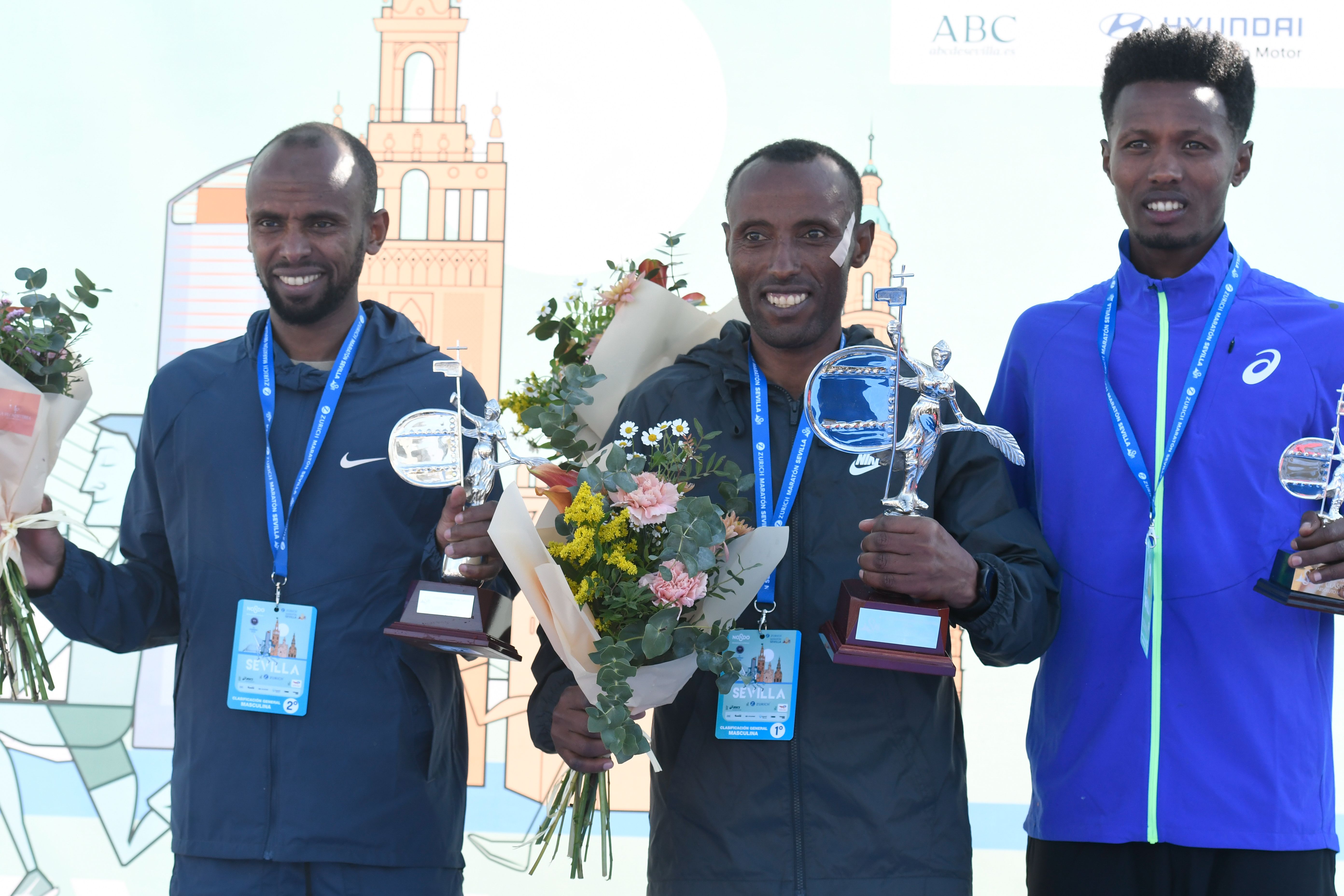 Mejores imágenes de la Zurich Maratón de Sevilla