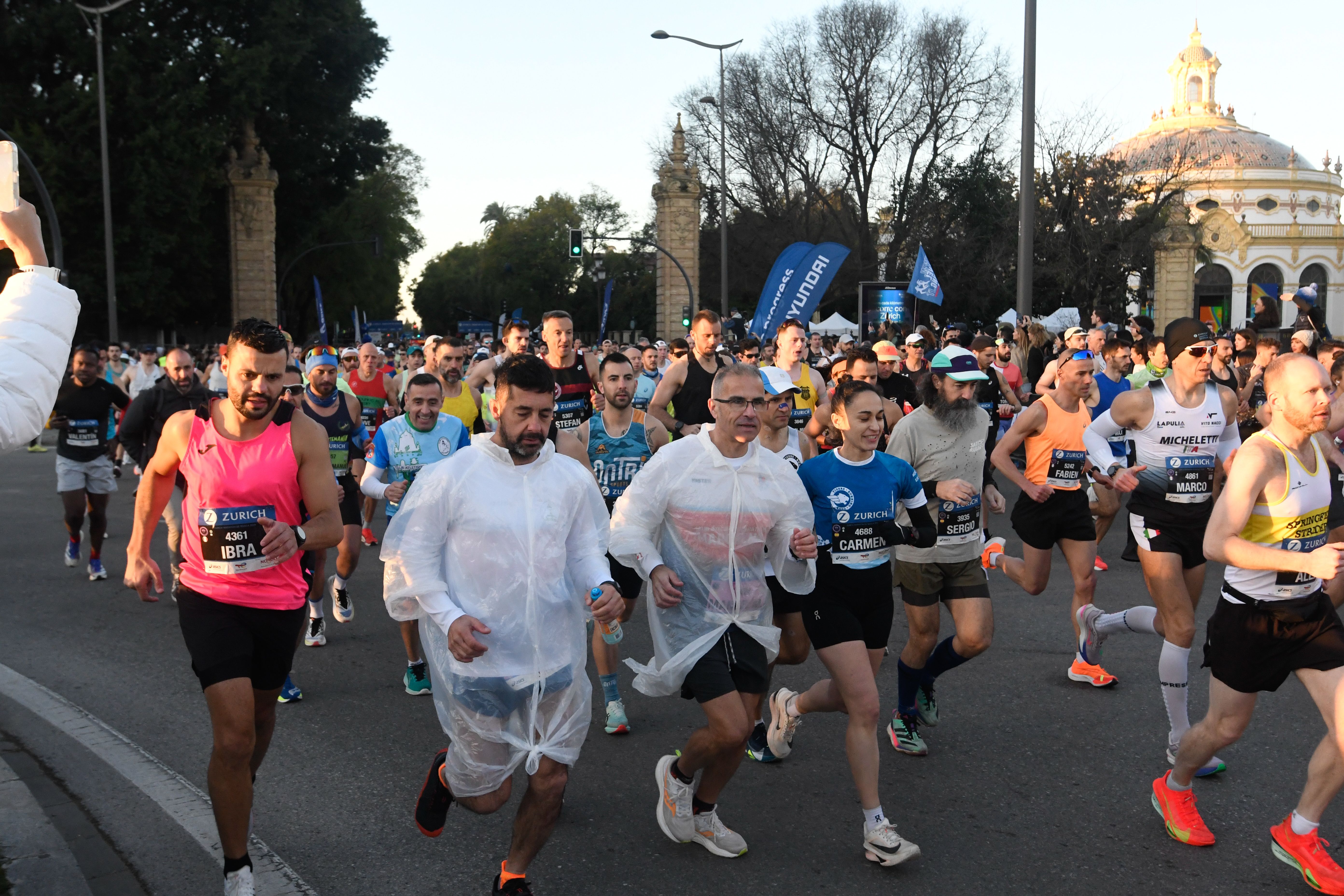 Mejores imágenes de la Zurich Maratón de Sevilla