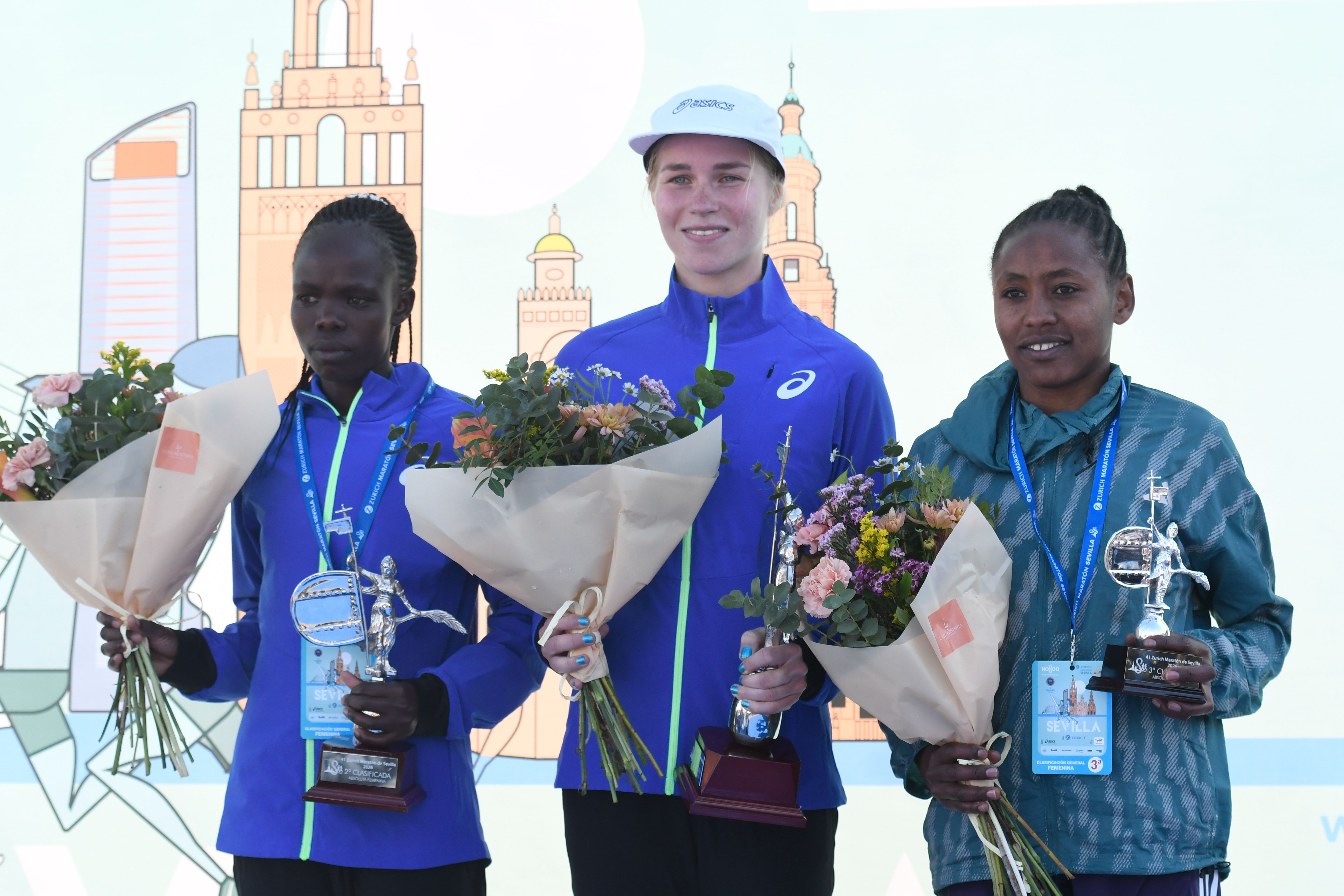 Mejores imágenes de la Zurich Maratón de Sevilla