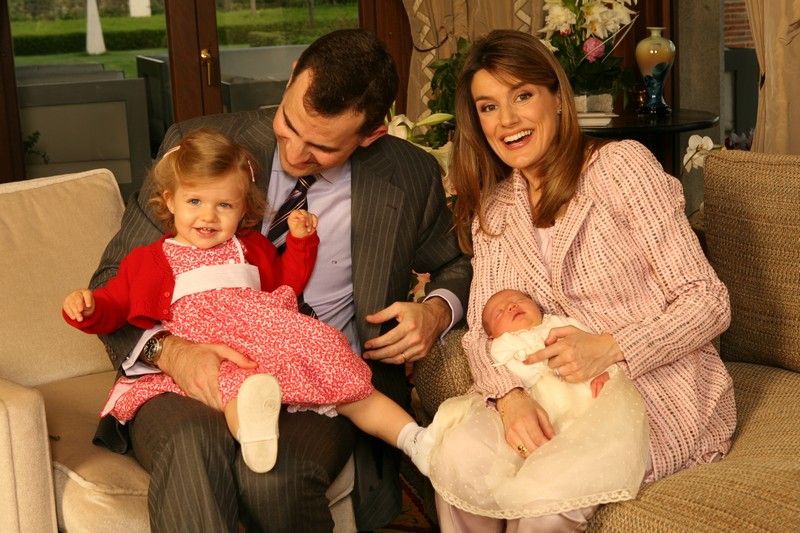 Los reyes presentan a la infanta Sofía