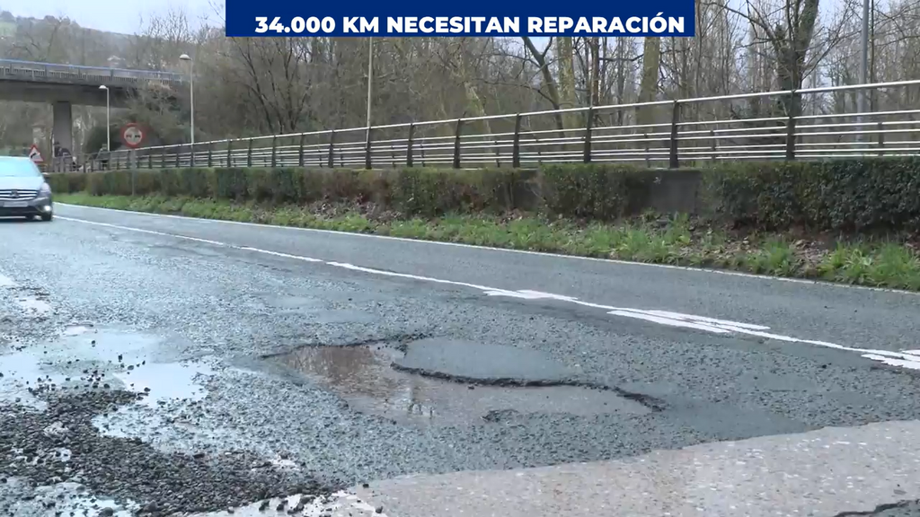 El estado de muchas carreteras, otra de las grandes consecuencias del temporal: baches, charcos profundos y tramos parcheados
