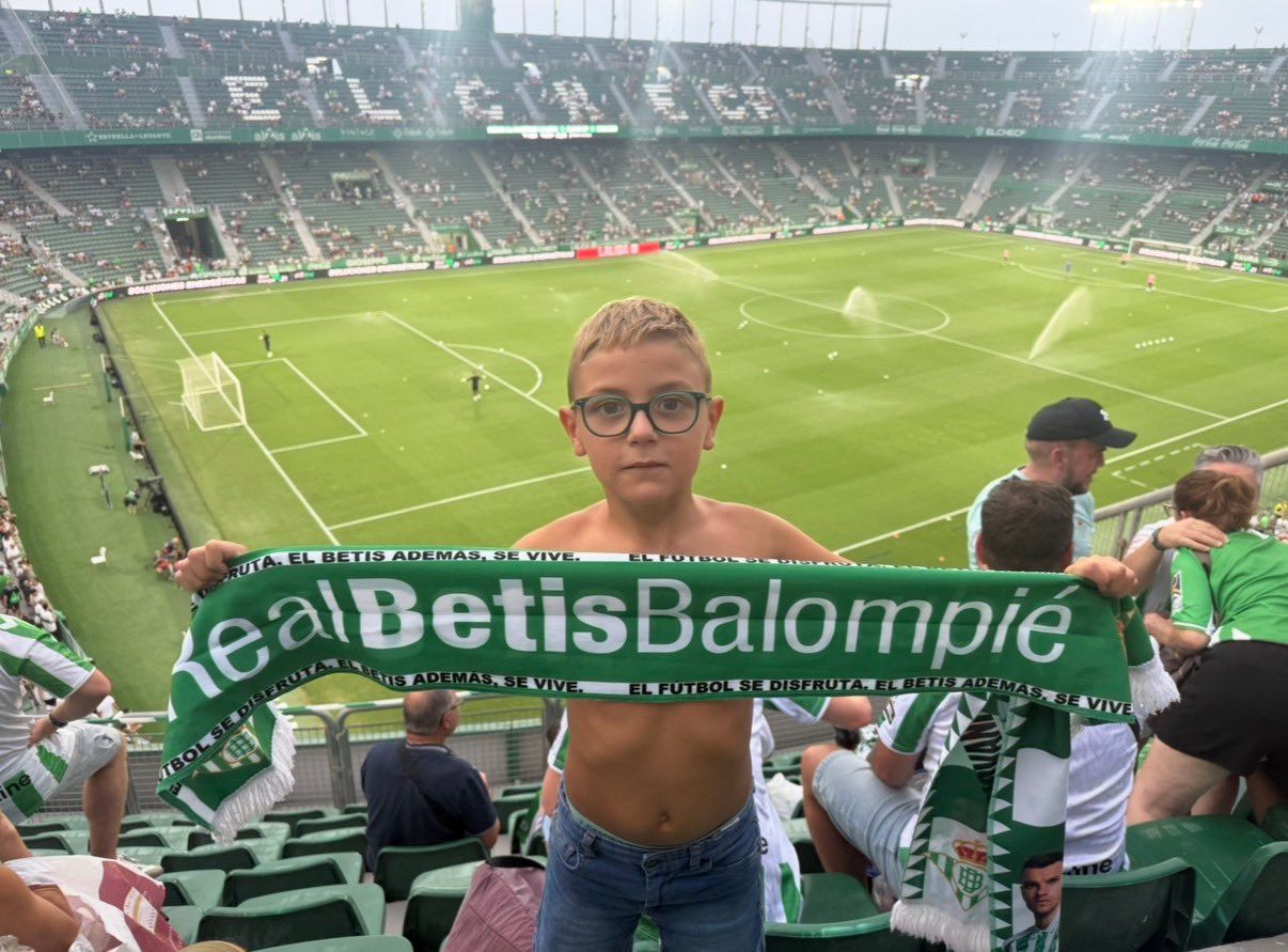 Guille, en el campo del Elche