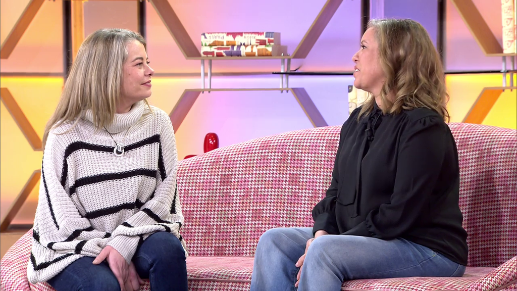 La historia de dos hermanas dadas en adopción que descubrieron que se veían diariamente sin saberlo