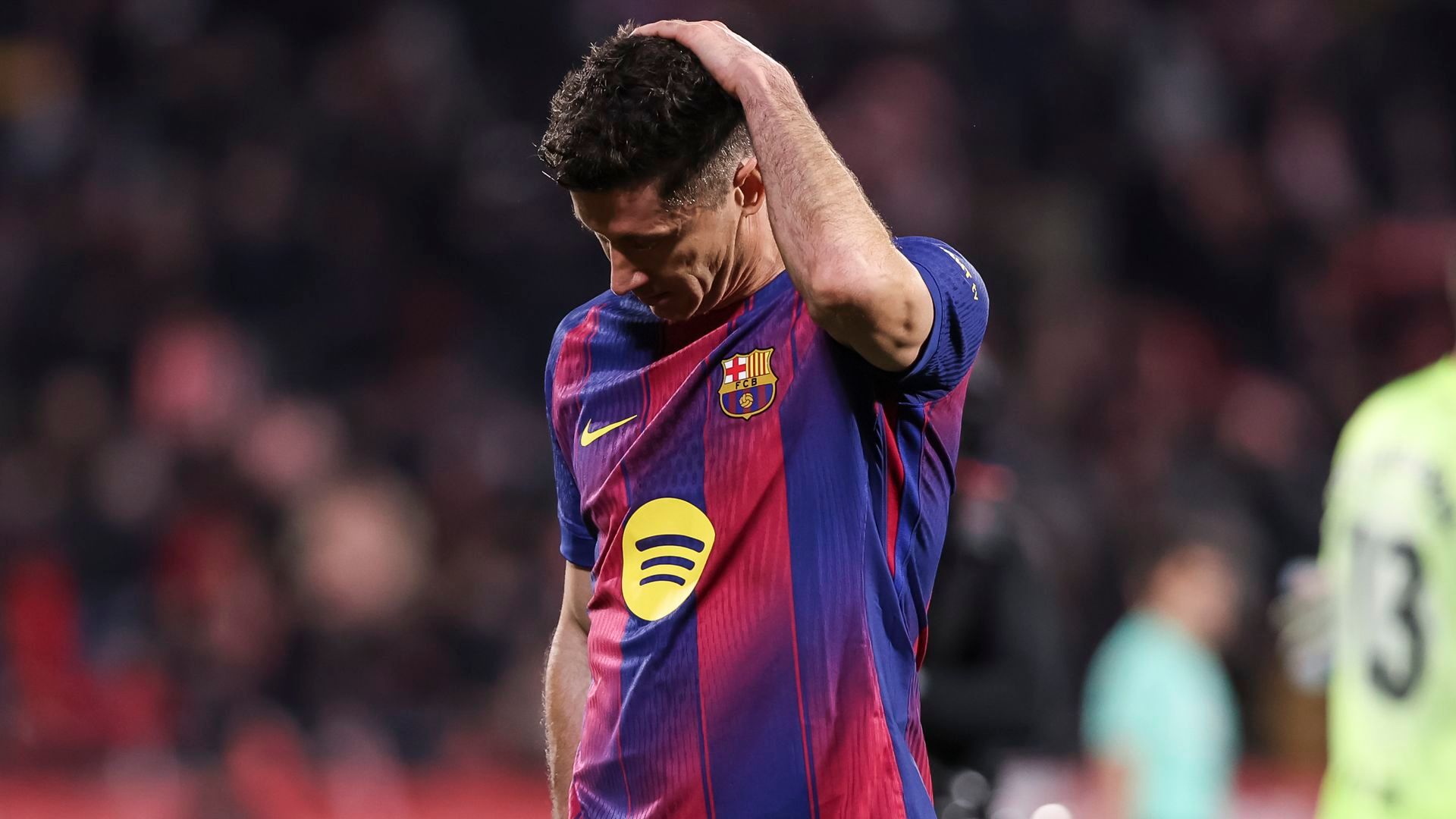 Lewandowski cabreado en Girona