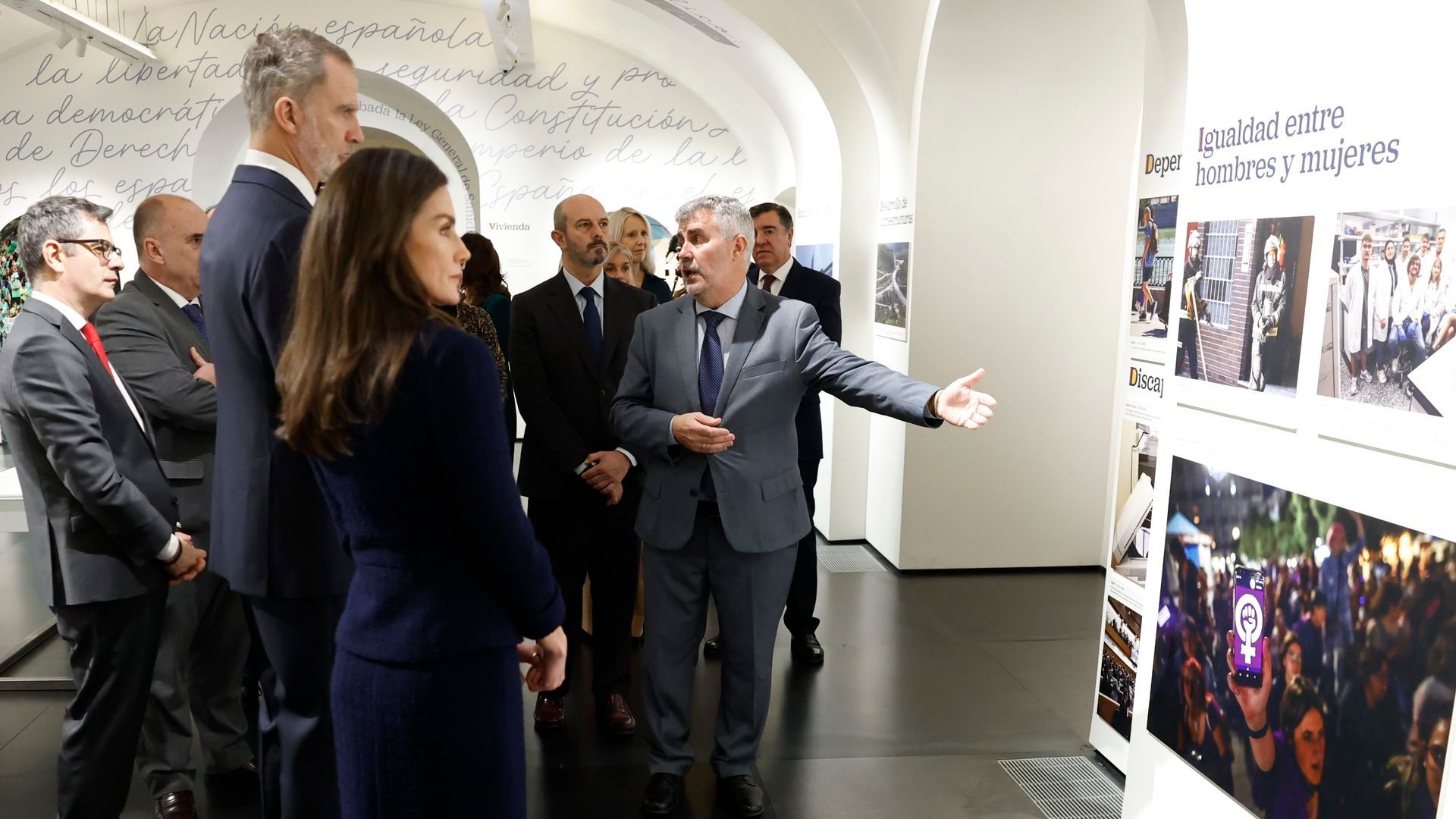 Los reyes en la exposición de la Constitución