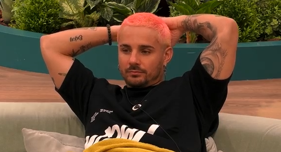 Manu cuenta anécdotas de su época académica