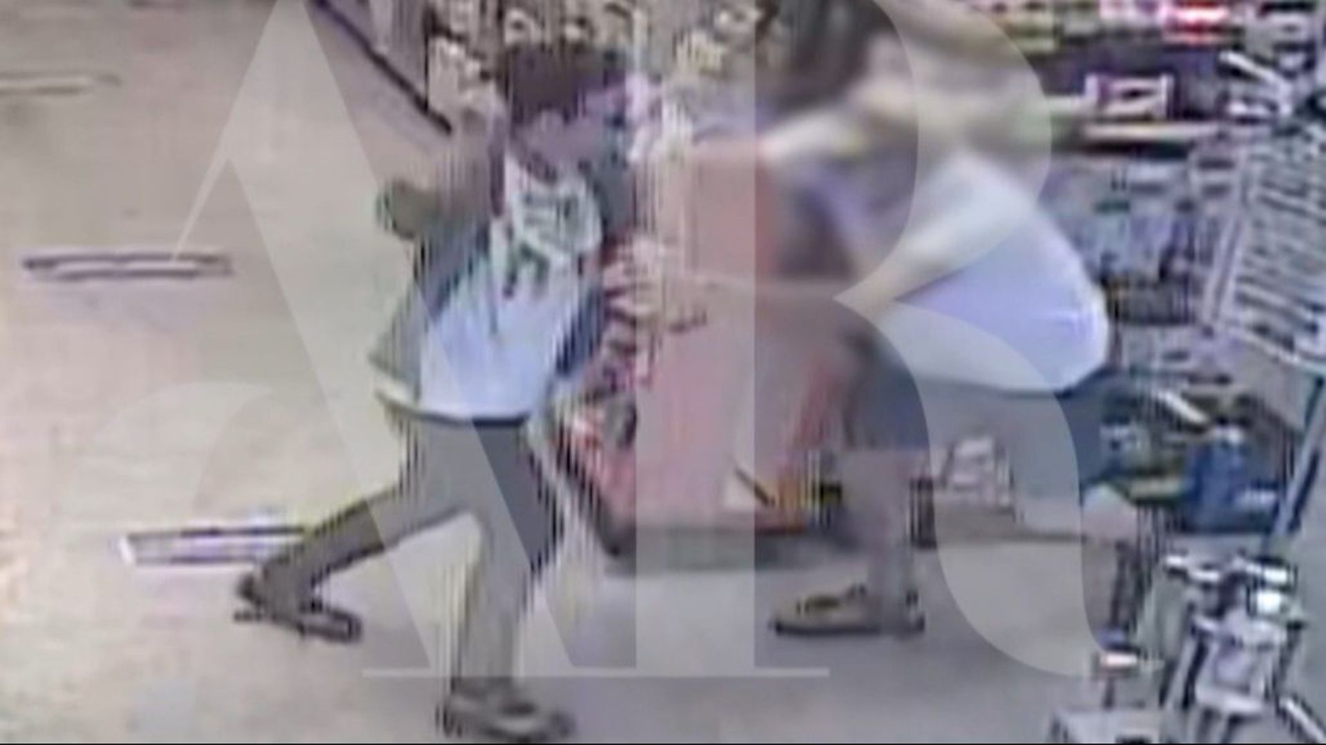 Así fue el momento en el que Noelia atacó de nuevo en un supermercado