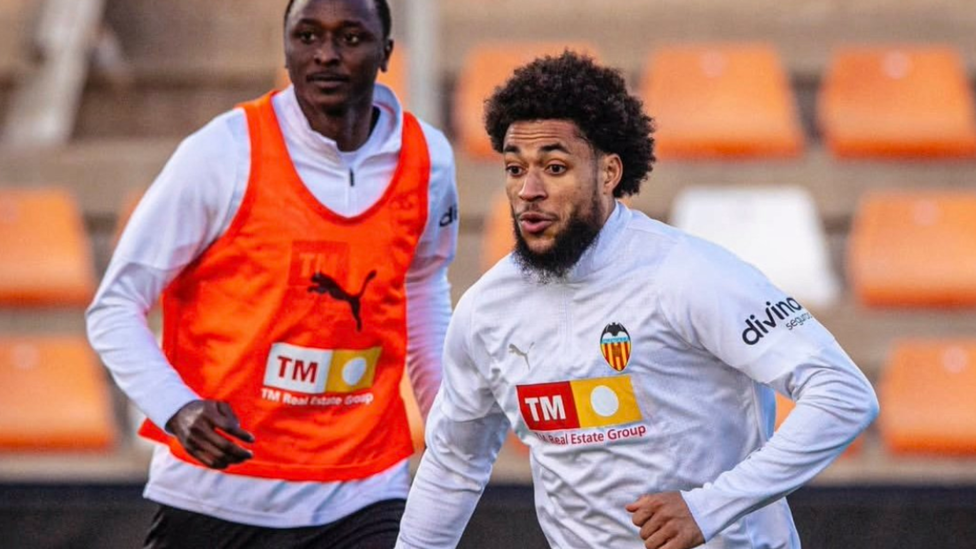 Danjuma entrena con el Valencia CF