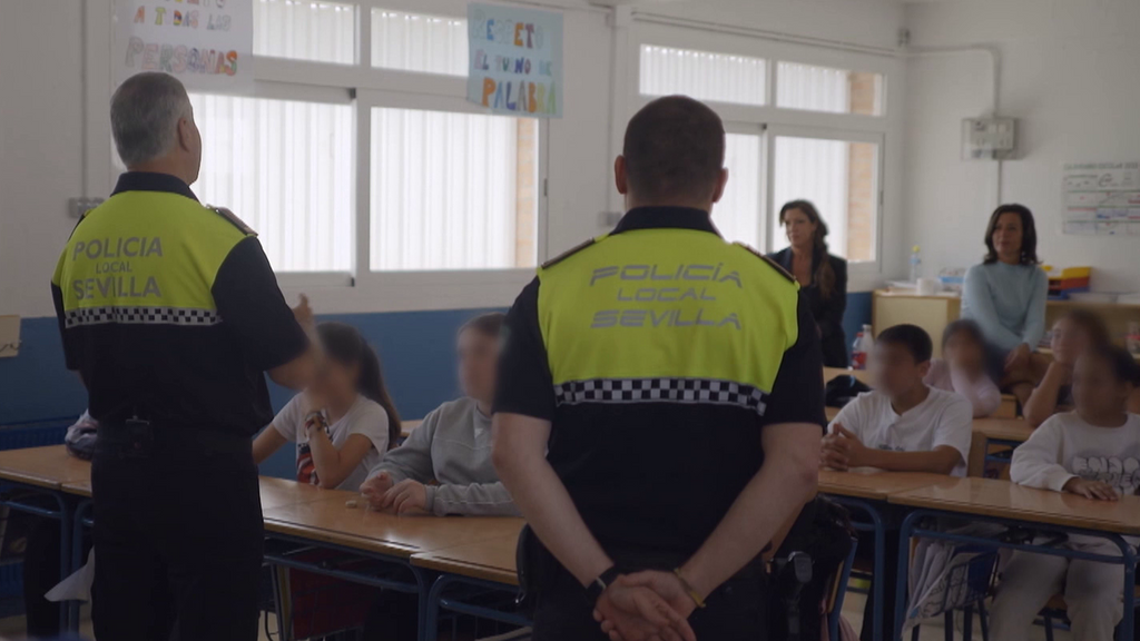 Dos alumnos confiesan sus intimidaciones a varios maestros: "Le amenacé, tiré la silla contra la pizarra"